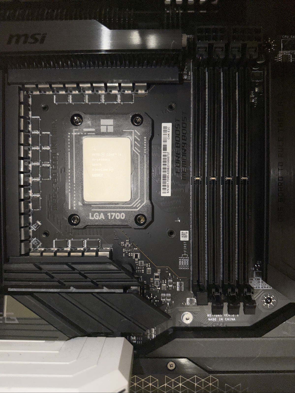 Intel i9-14900KS + MSI Z790 GODLIKE MAX + HYTE Y60 Bundle