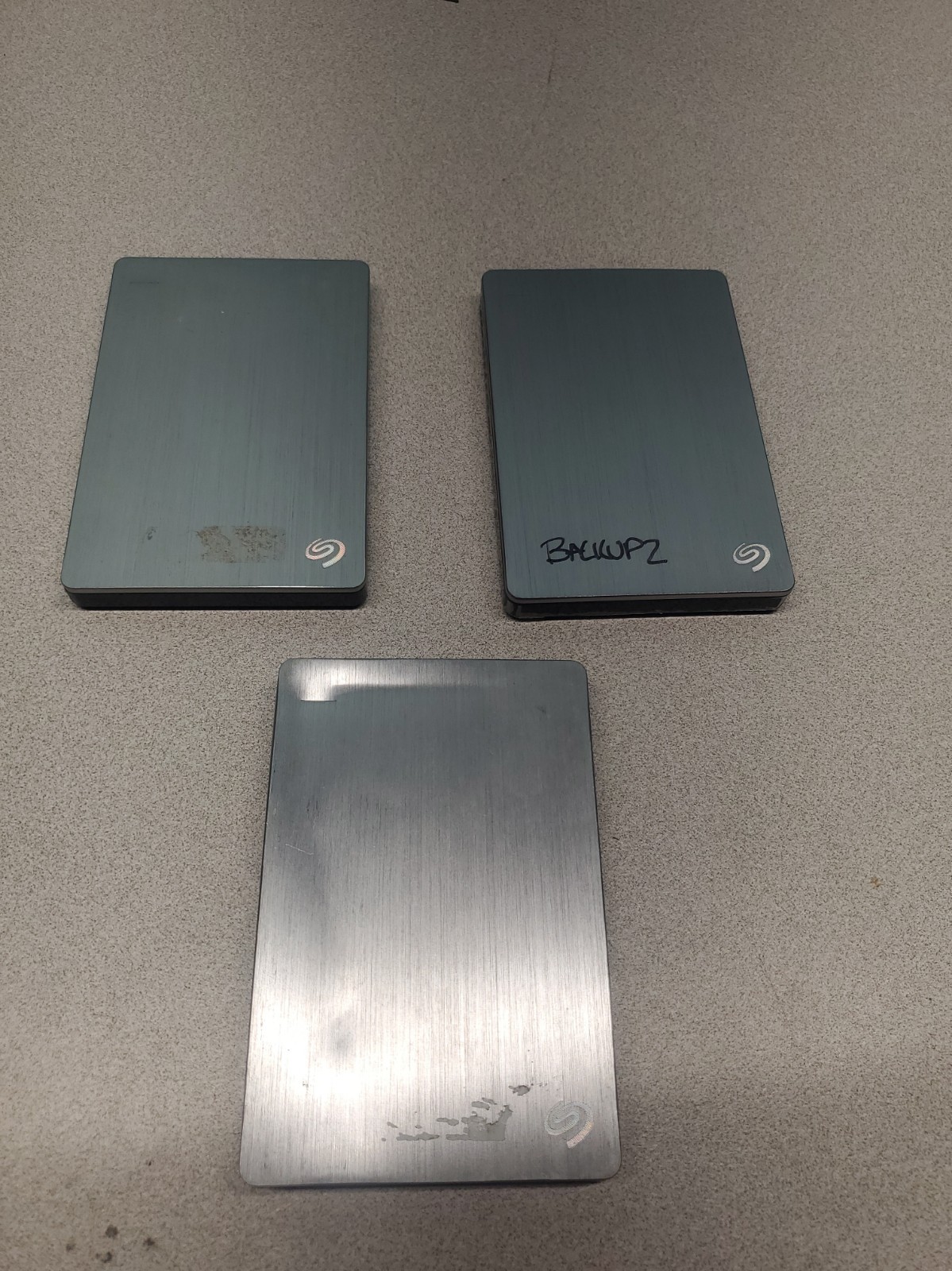 lot of 3 2Tb Seagate SRD00F1 Backup Plus Portable Drive  parts only