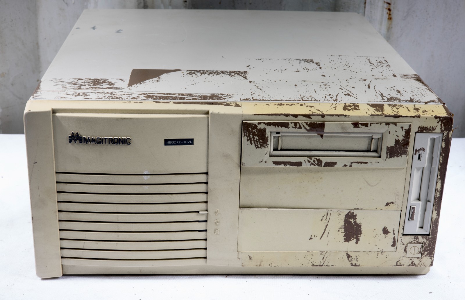 Magitronic desktop computer case AT tested to power on CASEB17
