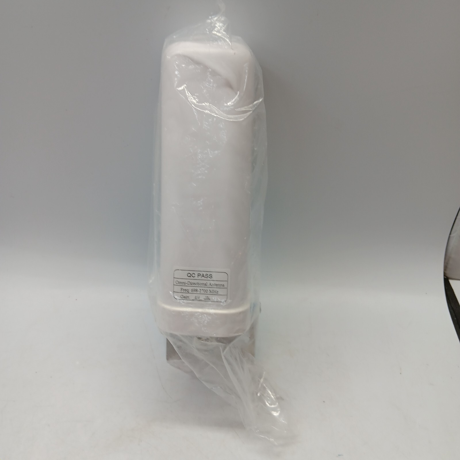 Single N 698-2700 MHz 3G/4G LTE Omni-Directional