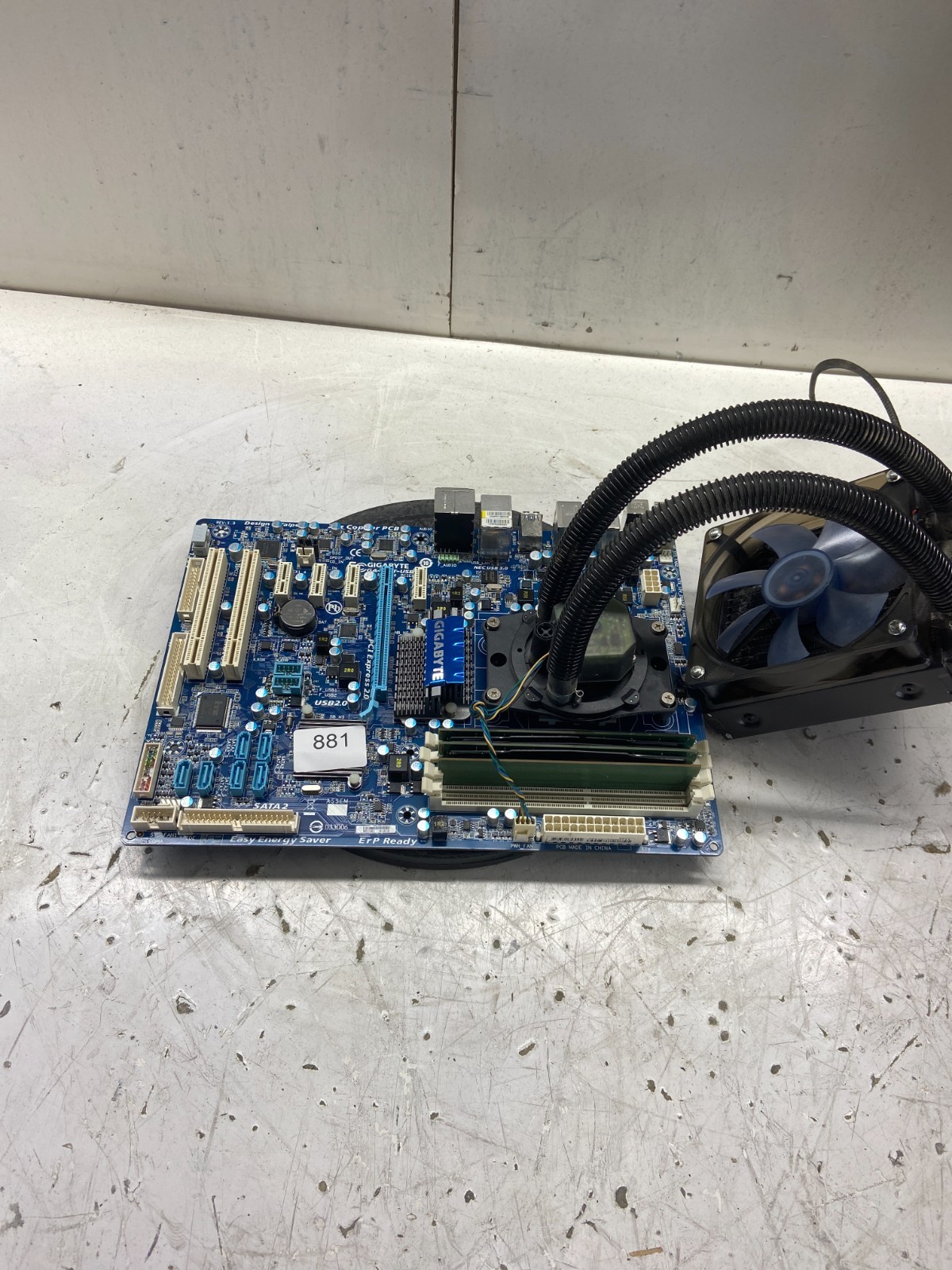 GIGABYTE GA-770T-USB3 Motherboard Bundle - AMD Phenom II X4 955 1GB