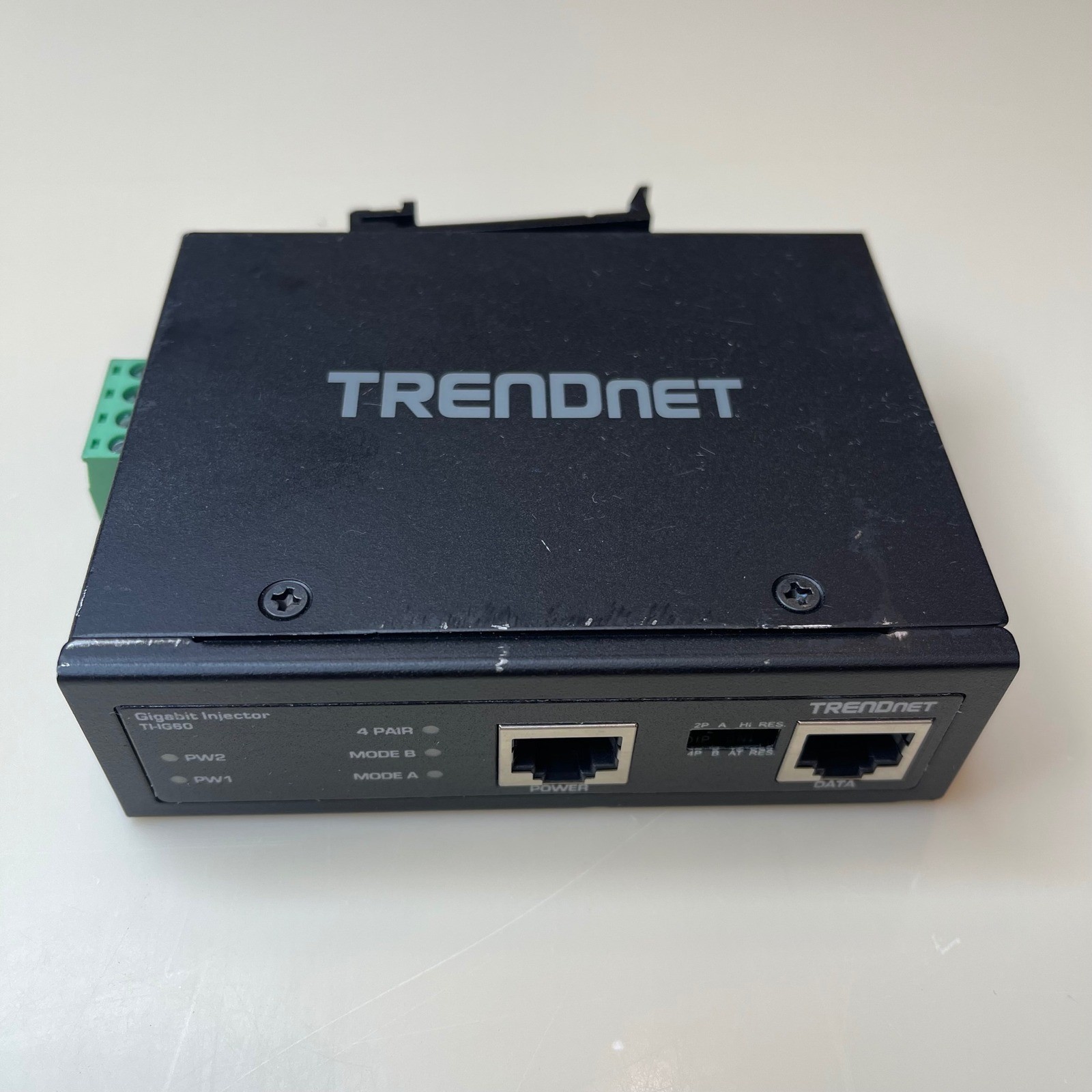 TRENDnet TI-IG60 Hardened Industrial 60W Gigabit PoE+ Injector Black DIN-Rail