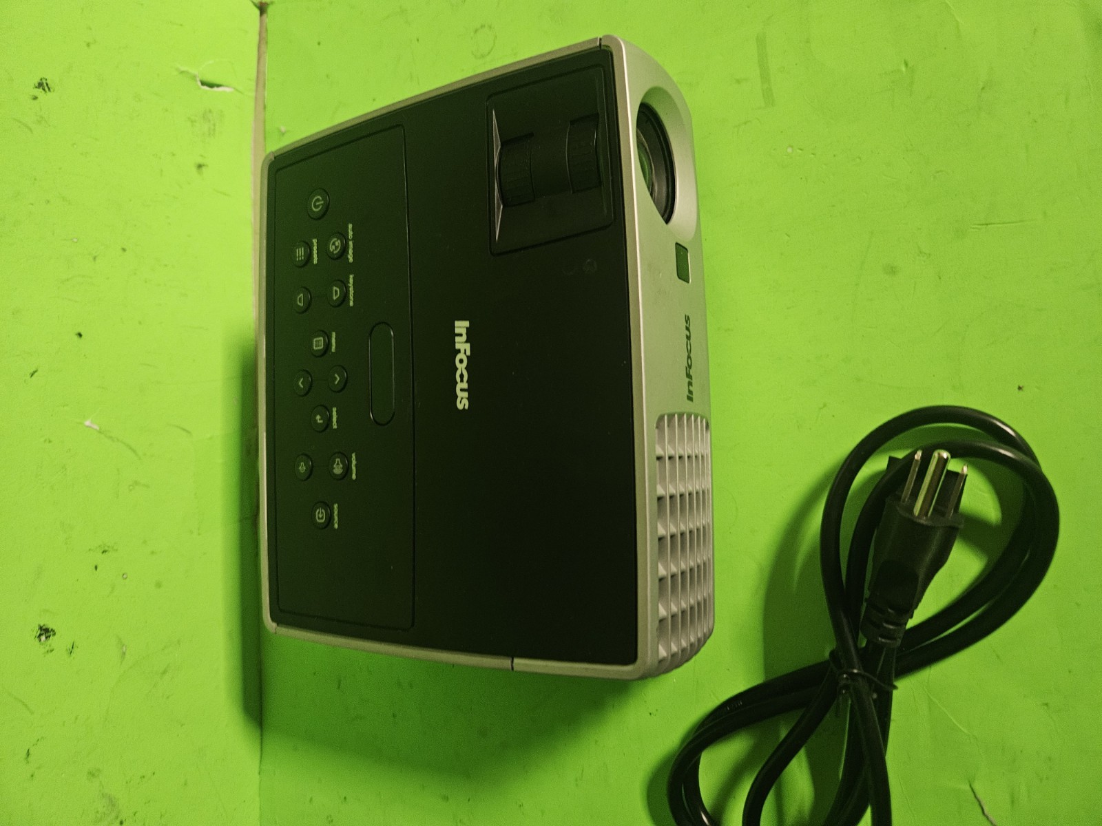 InFocus IN1100 100-240V 2.3-0.9A Compact DLP Projector 75H
