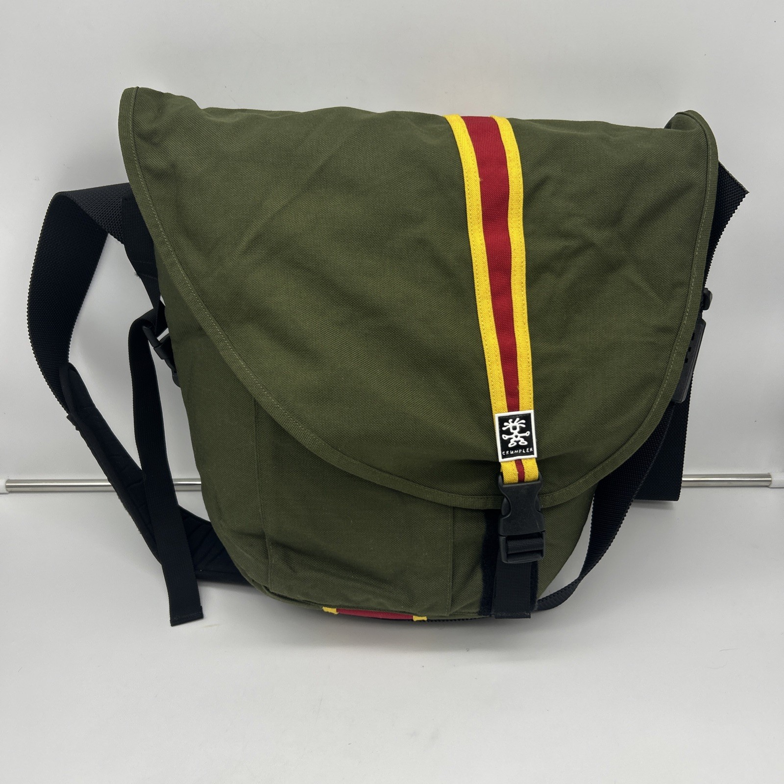 Crumpler Sling Bag Sporty~Laptop Bag