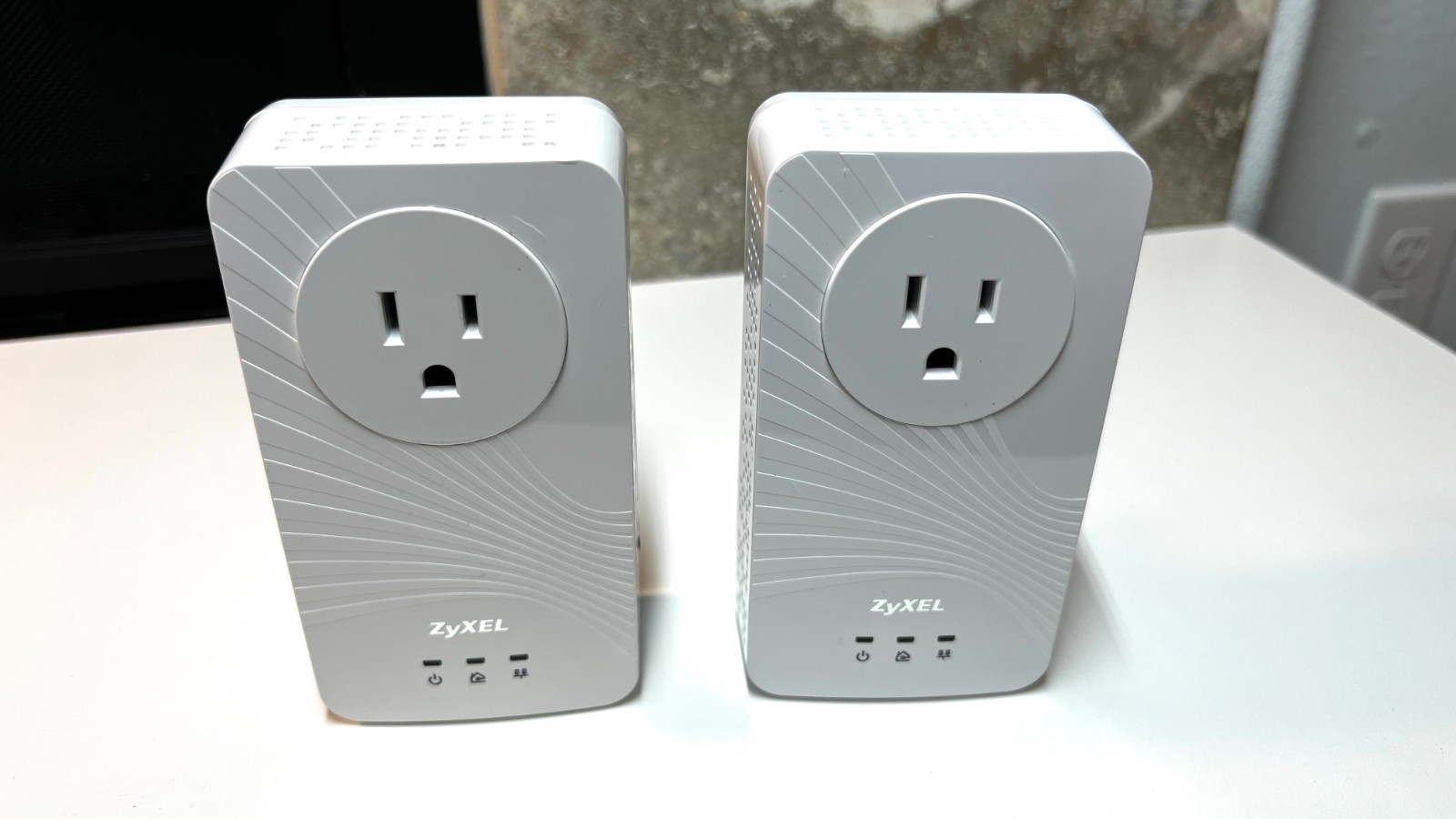 ZyXEL PLA5215 Lot of 2 Powerline Adapters Ethernet Networking Extender