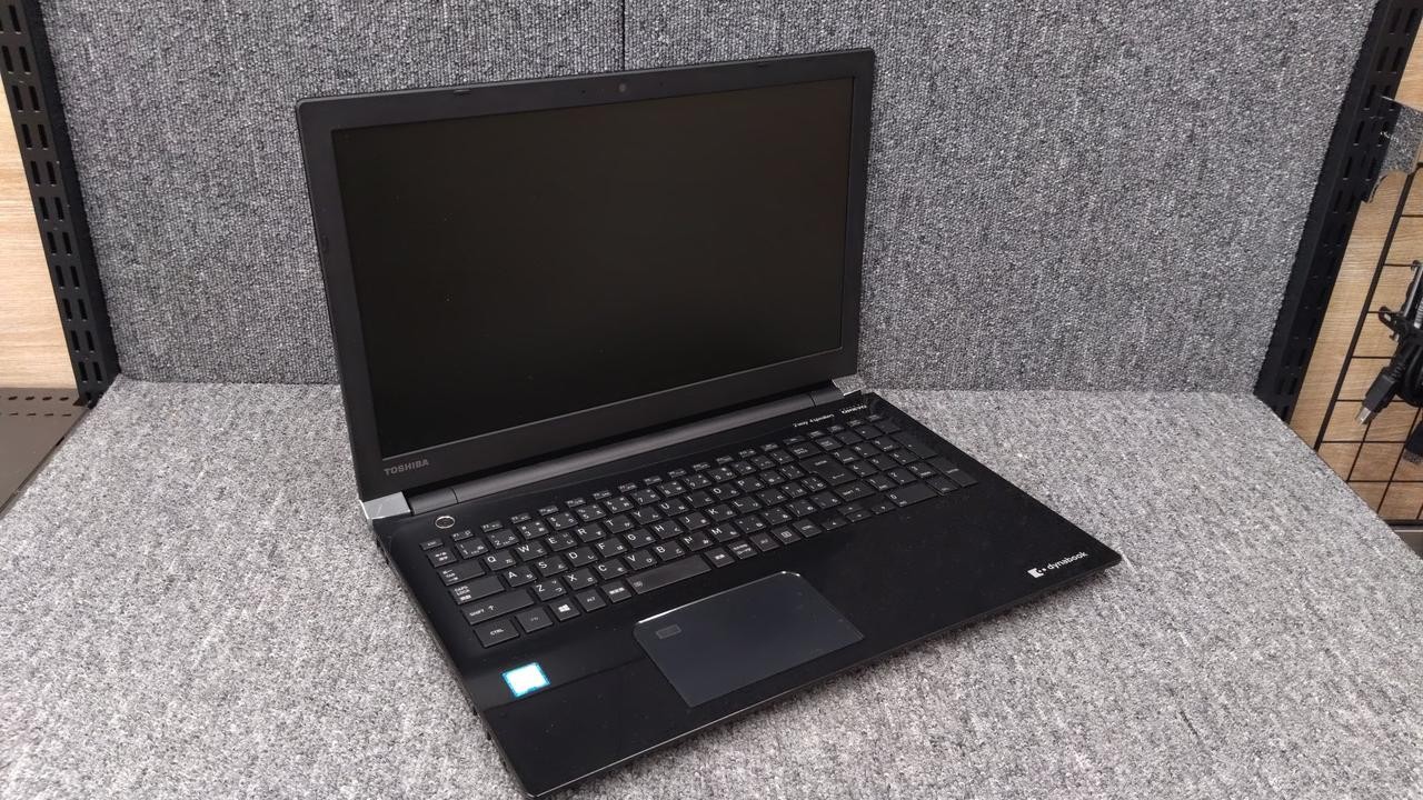 TOSHIBA Laptop Windows 11 Home Intel Core i5-8250U 8GB RAM 1TB HDD DVD AC Used