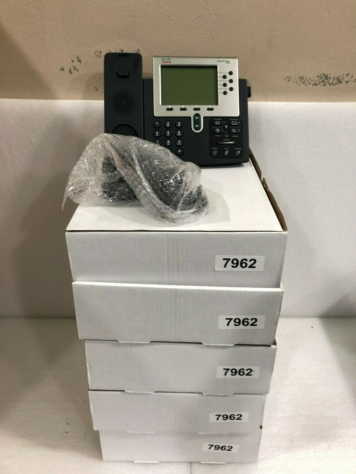Cisco CP-7962G Unified IP Phone, 5-Inch TFT Display, VoIP