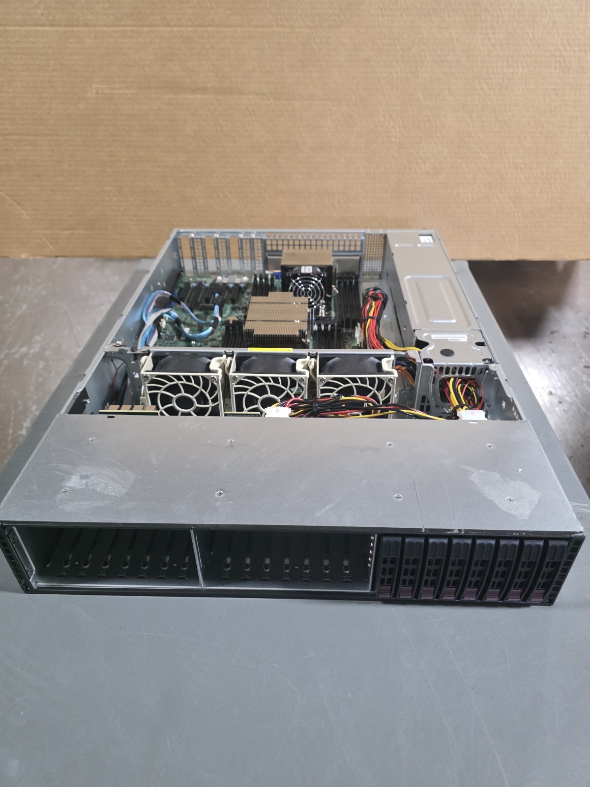Supermicro CSE-216 H11DSi NT Server Board + 2X AMD EPYC 7501 CPU - NO RAM
