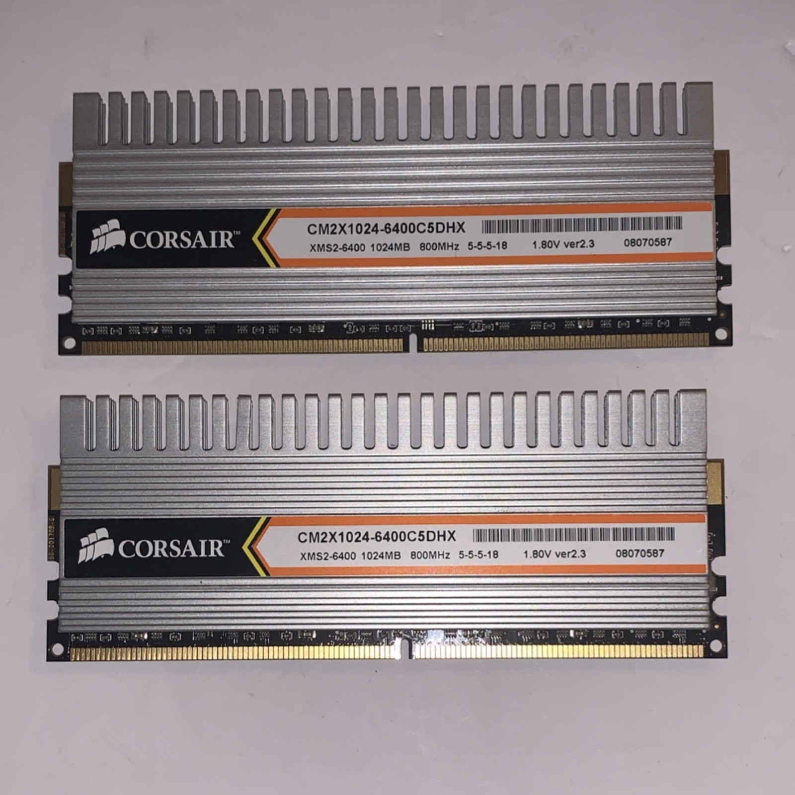 Corsair XMS2 DHX 2GB (2x1GB) DDR2-800 DIMM RAM 240-Pin CM2X1024-6400C5DHX