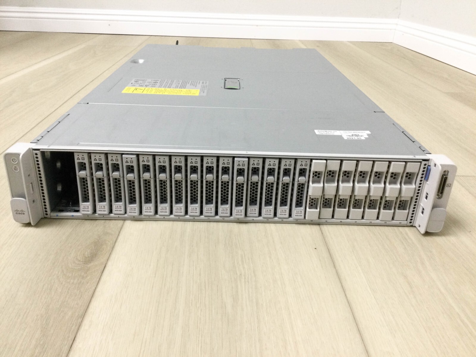 Cisco HyperFlex HXAF240c M5 24Bay SFF CTO Server HXAF240C-M5SX
