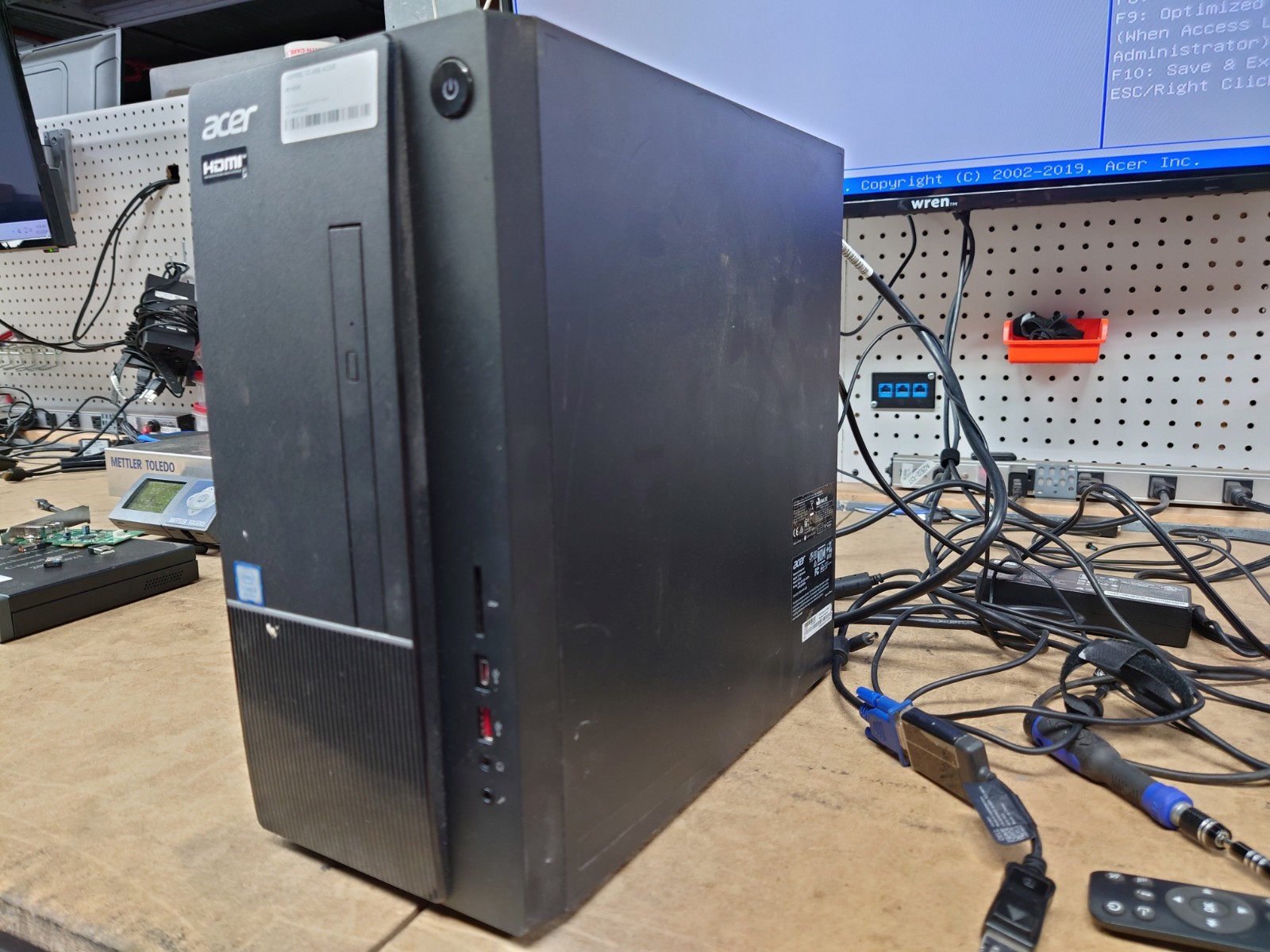 Acer Aspire TC-865 Mid-Tower i5-8400 8GB RAM No HDD