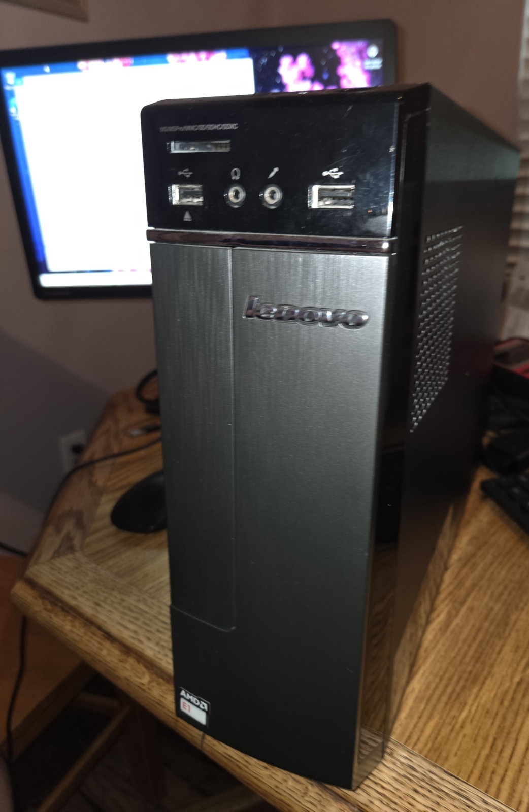 Lenovo 90BJ Desktop PC with HP EliteDisplay E201 Monitor , Keyboard/Mouse