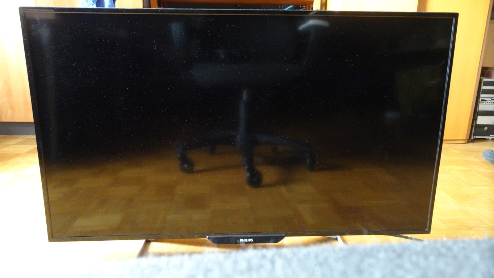Philips BDM4065UC 4k 40 inch Monitor with Stand, USB Hub, HDMI/(Mini)DP/VGA