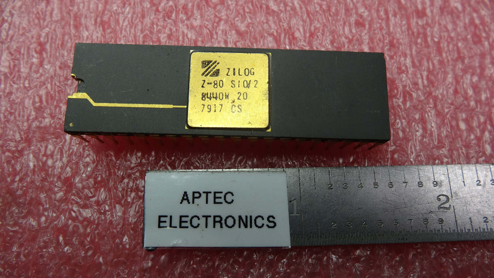 ONE NOS Vintage GREY Zilog Z-80 SIO/2 8440W 20  Rare GENUINE 7917 CS