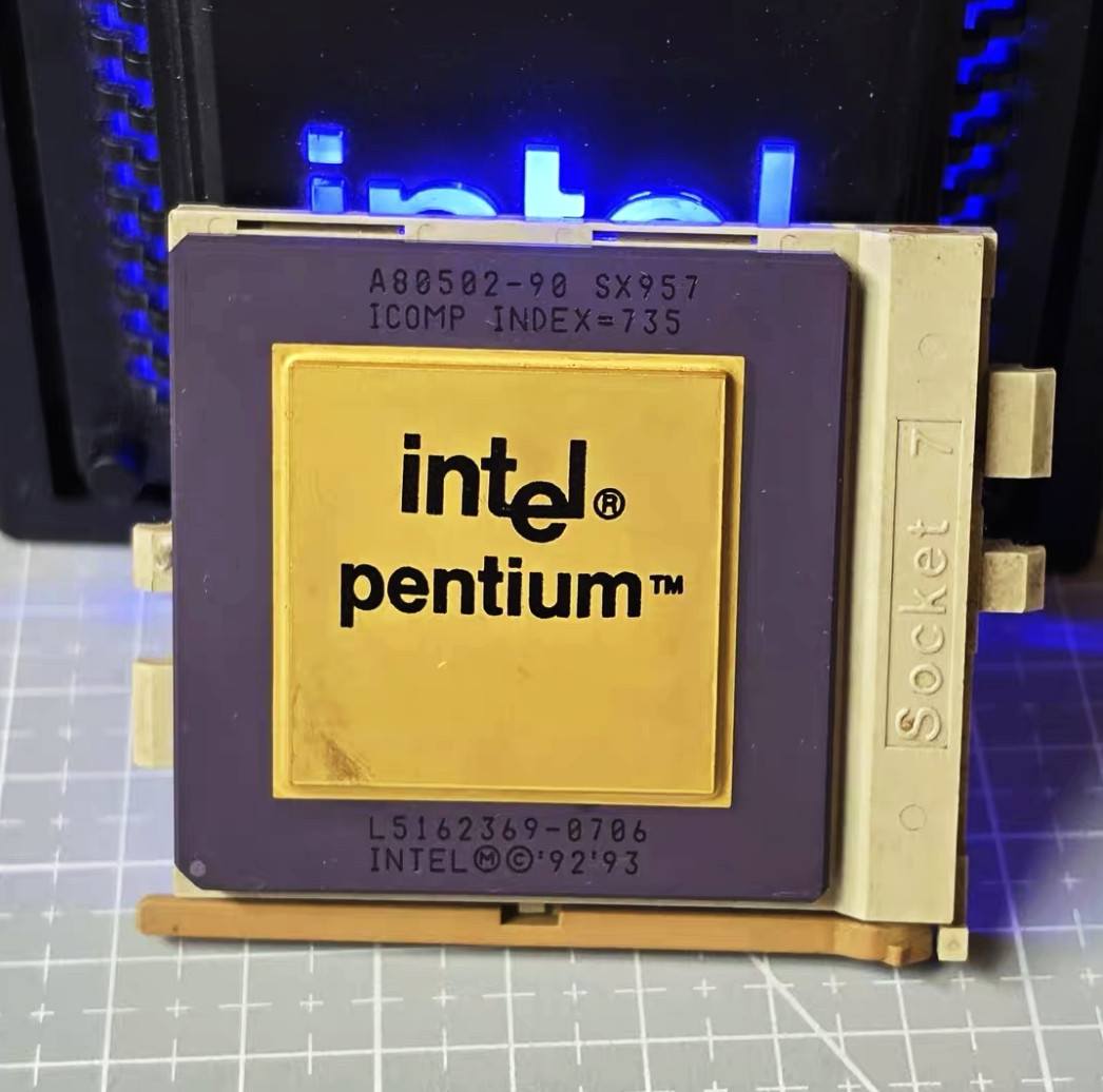 Intel Pentium A80502-90 SX957 Vintage Gold-Plated CPU. High Collectible Value