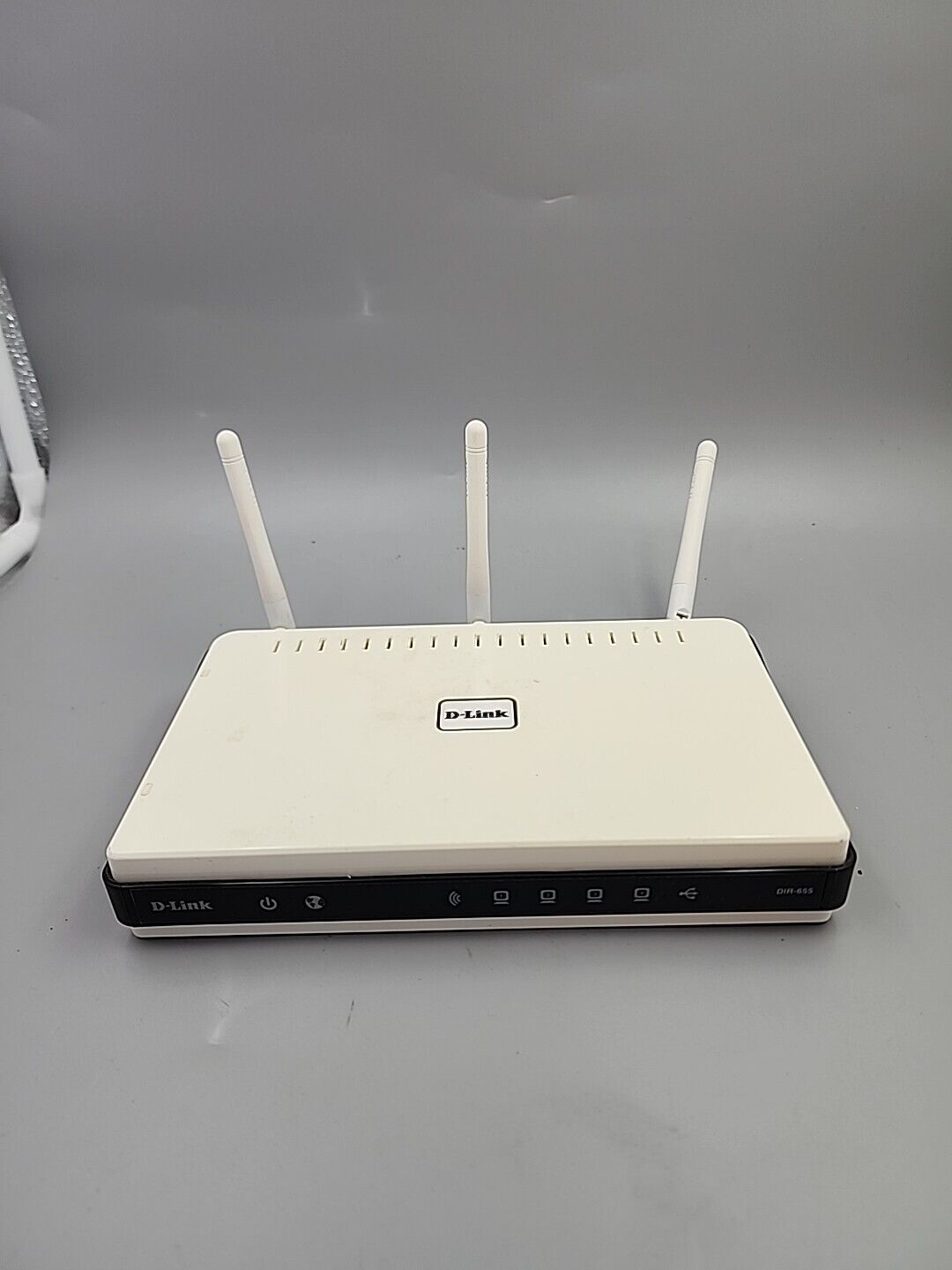 D-Link DIR-655 4-Port Gigabit wireless N Router (BIR655ASW) 
