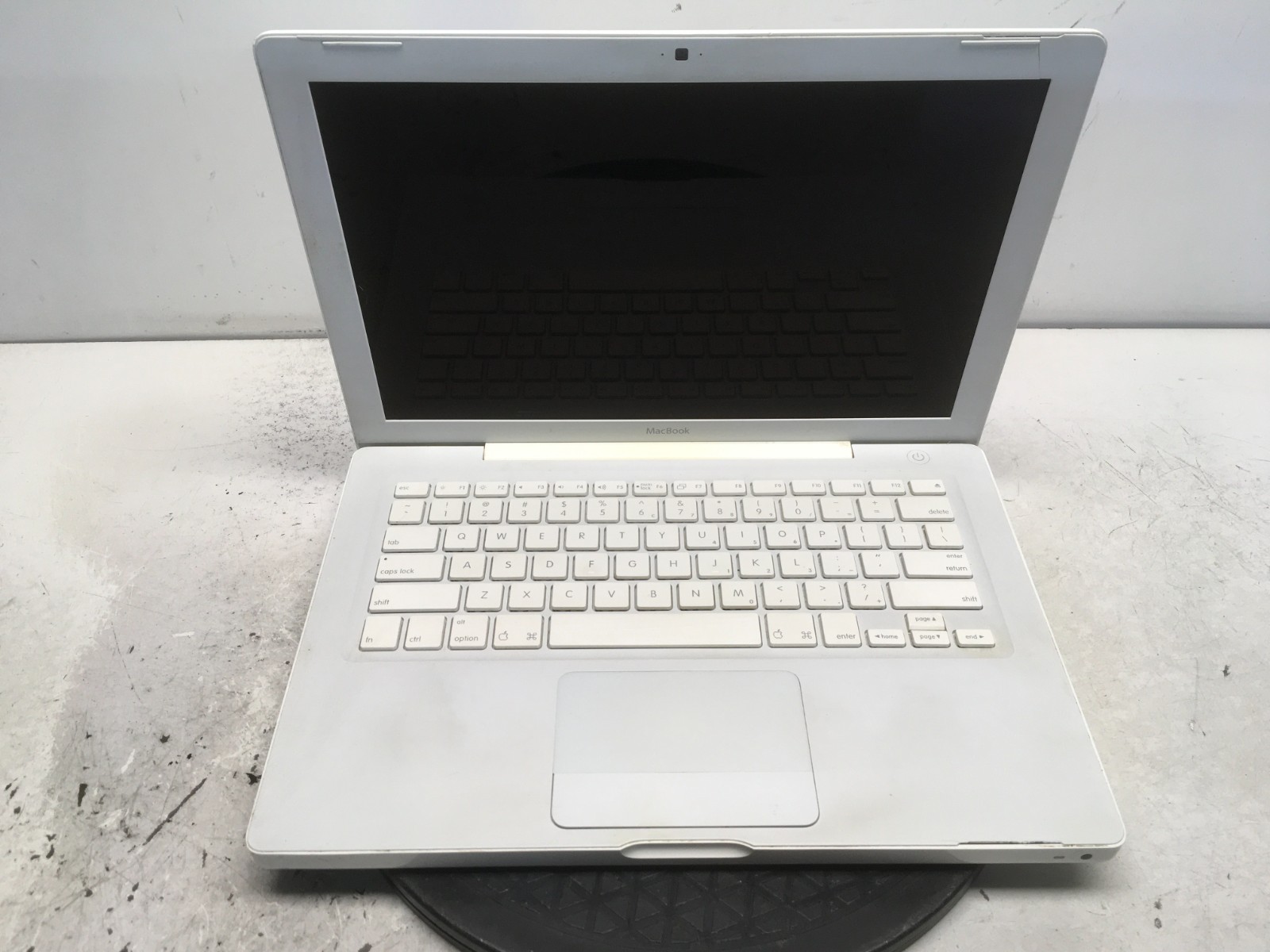 Apple MacBook A1181 Intel Core 2 Duo T7200 2GHz 1 GB NO HDD No Batt