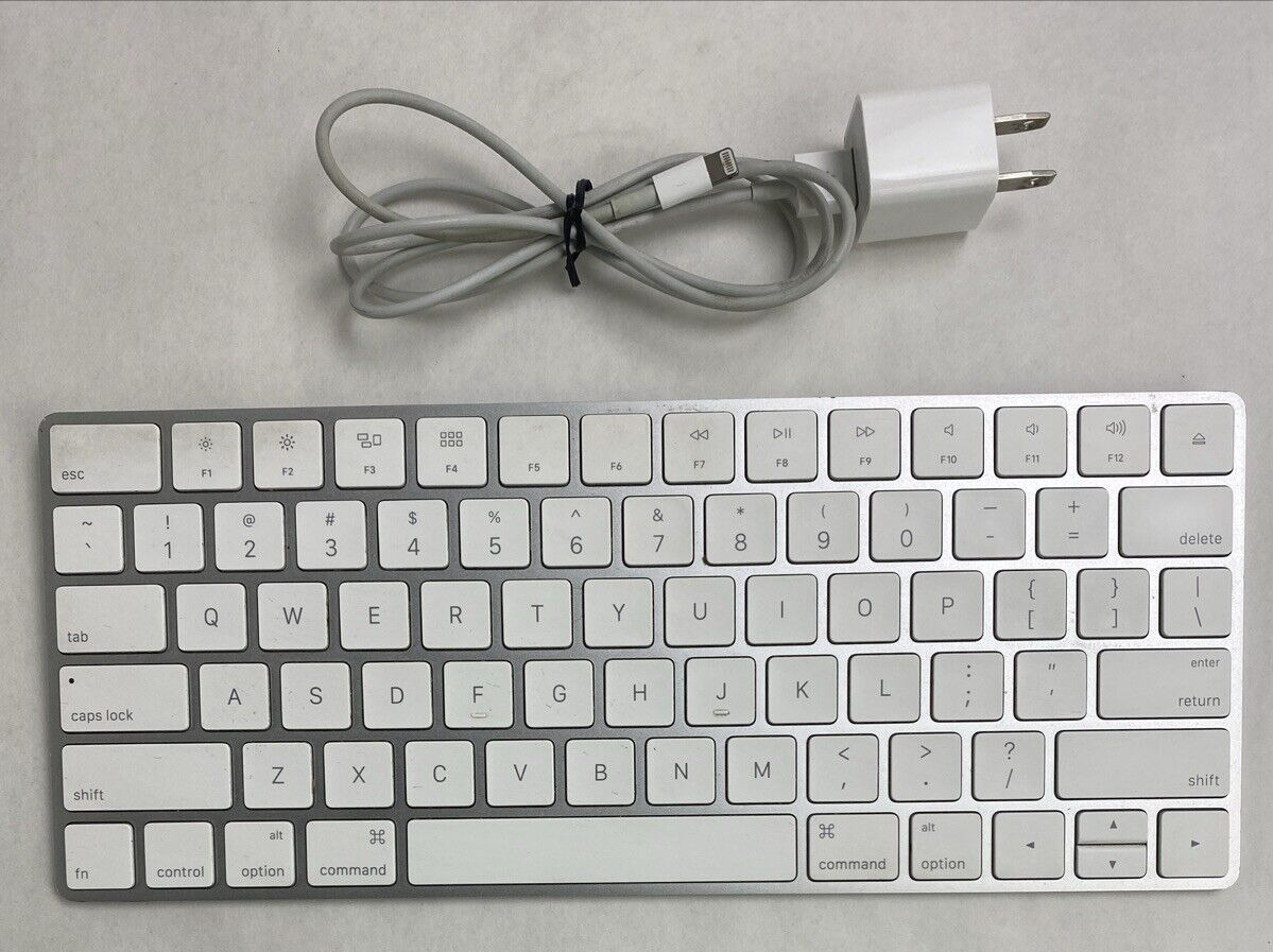 Apple A1644 Magic Keyboard Slim Compact Silver EMC 2815 USED BATTERY