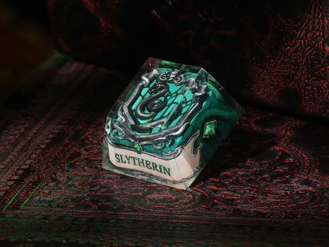 Drop + Harry Potter Slytherin Artisan Keycap - Official collab Warner Bros