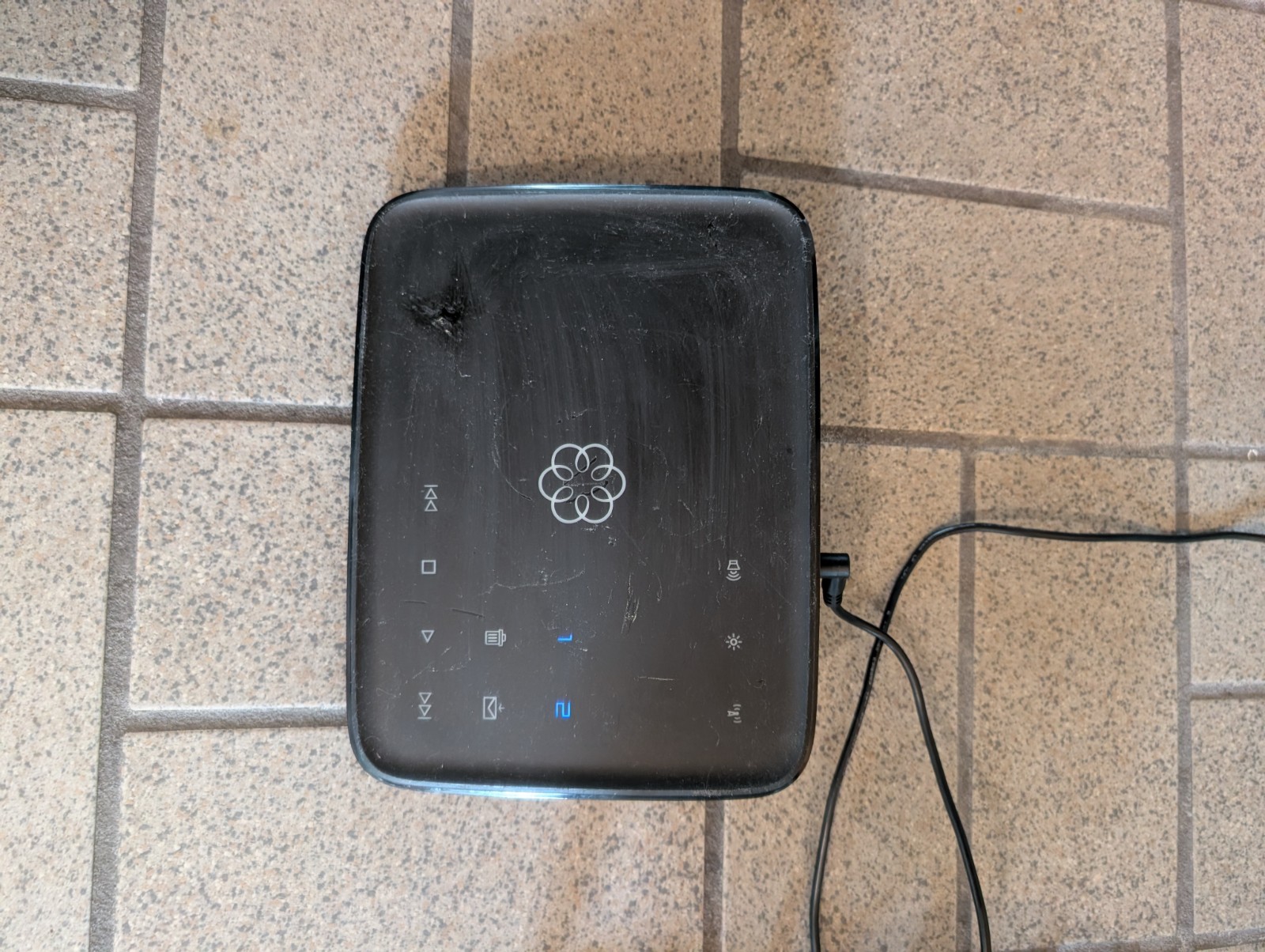 Ooma Telo VoIP Home Phone Base Station Model Telo 104 and Power Adapter - WORKS