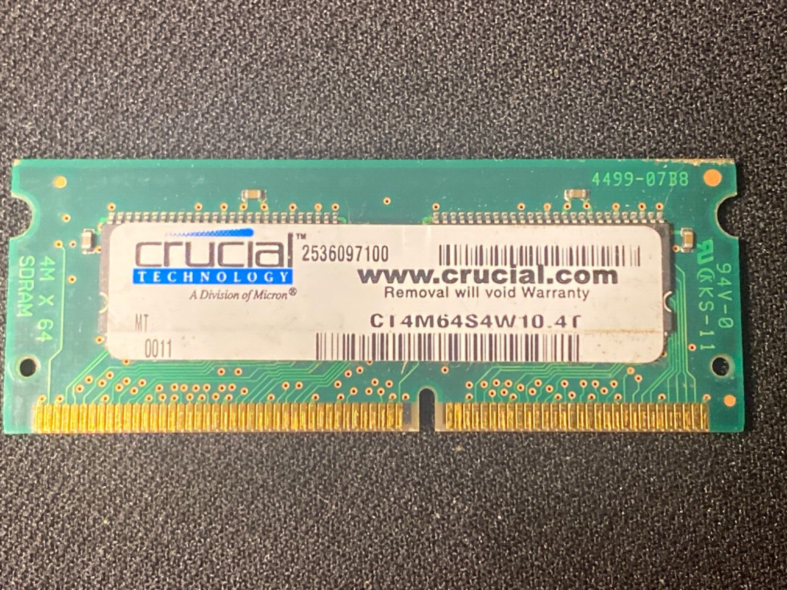 Crucial Technologies by Micron 32MB Synchronous 66mhz CL2 Laptop Memory