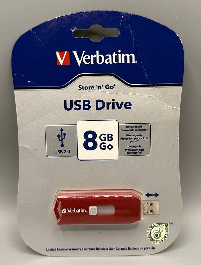 Verbatim Store ’n’ Go 8GB USB 2.0 Flash Drive — Retractable Connector New