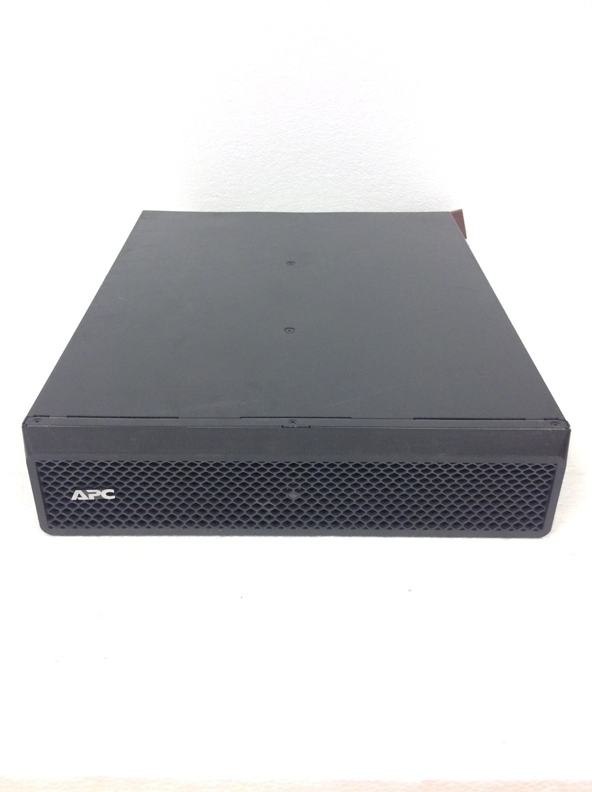 APC SRT96BP 96V 3kVA Rack Mount Battery Pack w/ 2x Battery Cases, NO Batteries
