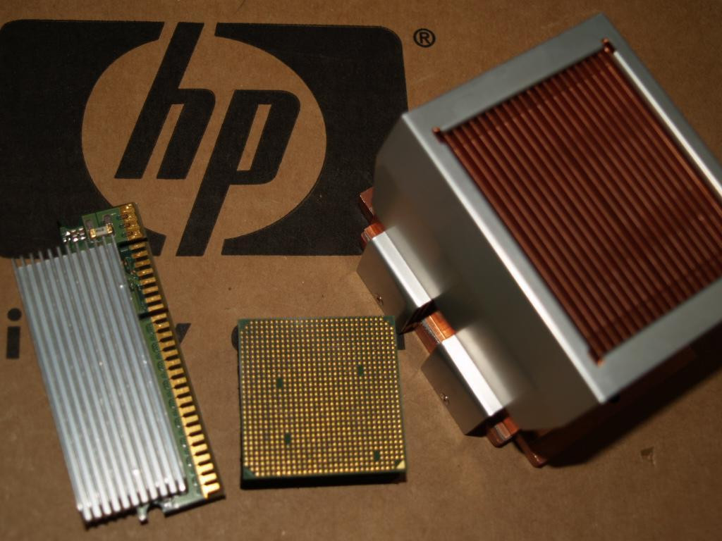 399692-L21 NEW (COMPLETE) HP 2.4Ghz 280 Opteron CPU for DL385 G1 