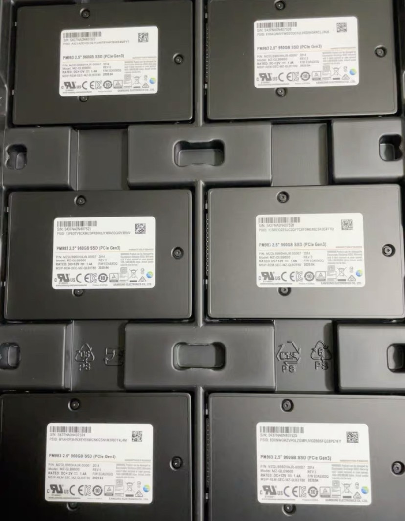 New Samsung PM983 960GB MZ-QLB9600 MZQLB960HAJR-00007 PCIe Gen3 2.5" SSD U.2