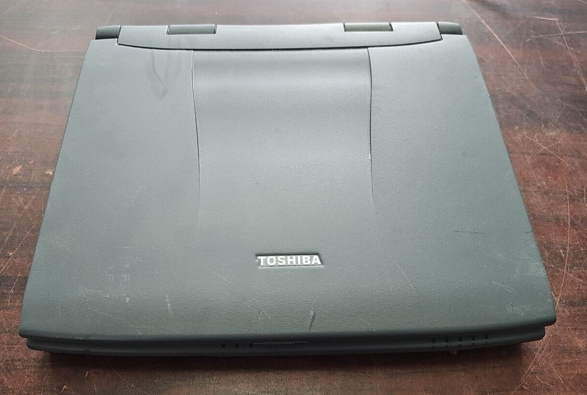 VINTAGE Toshiba 1555CDS /4.3 Model: PS155U-A /NO MEM/NO BAT/4Gb HDD/ * AS IS *
