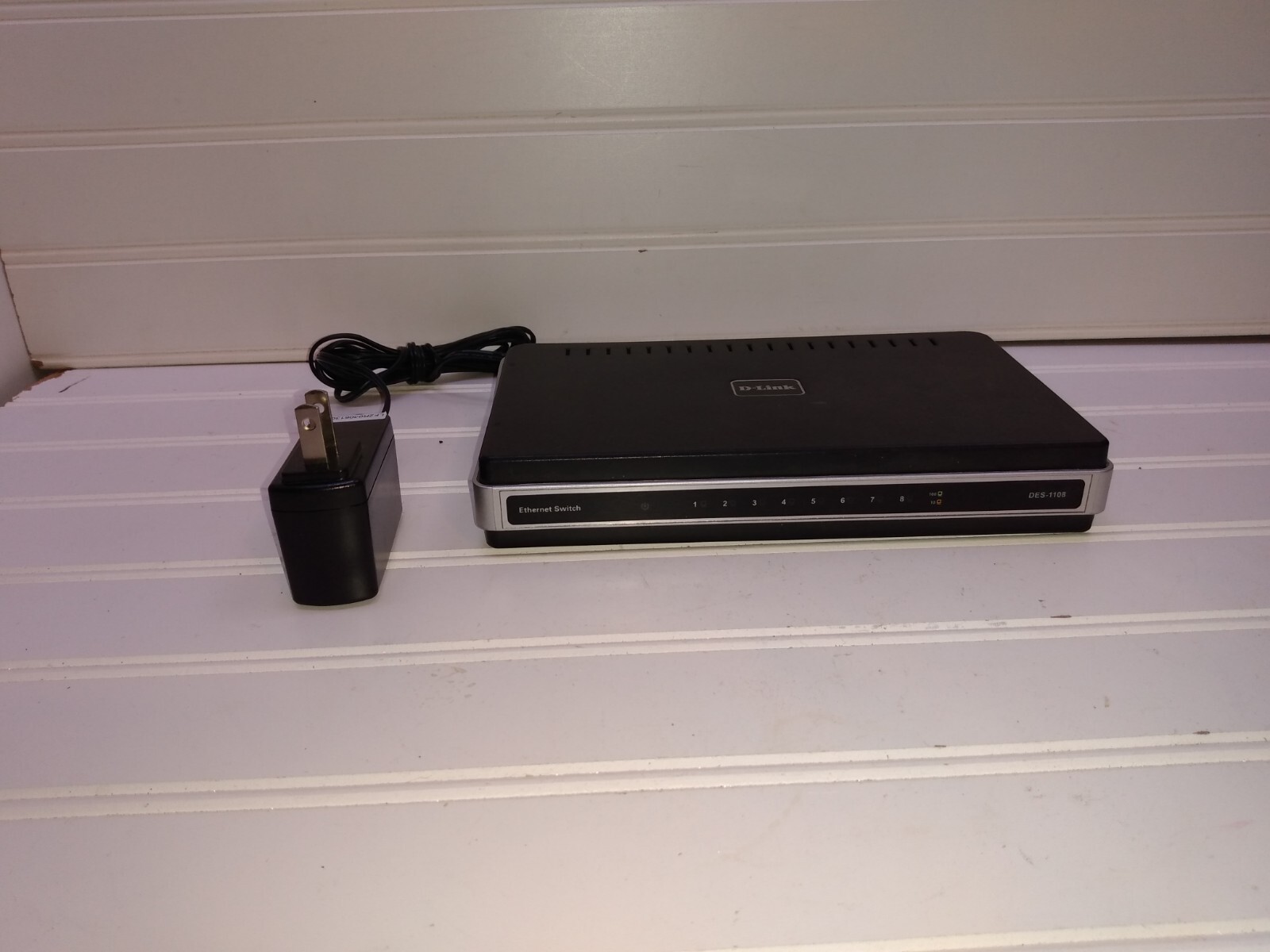 D-Link DES DES1108 Ethernet Switch 8 Ports