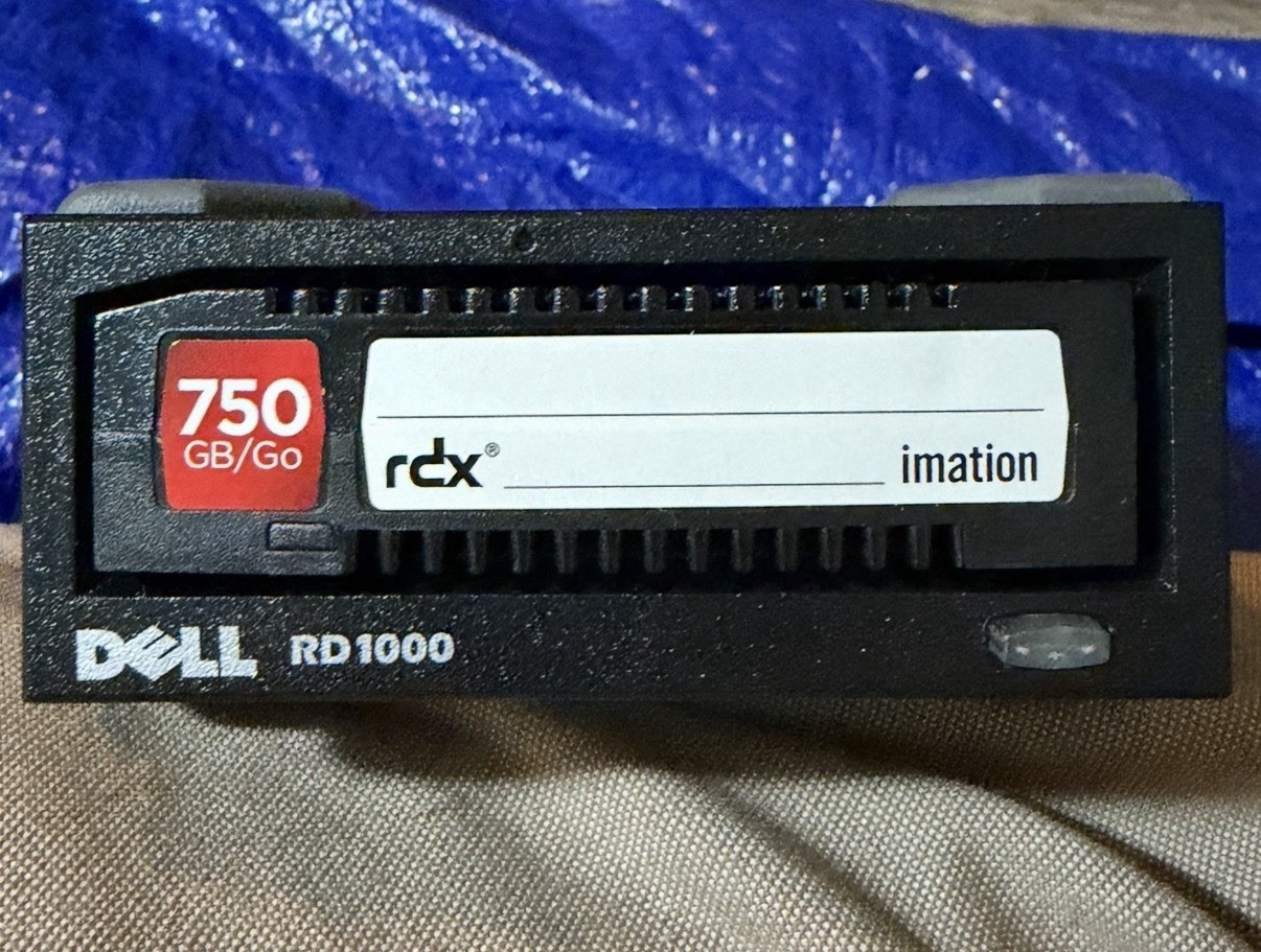 Dell PowerVault RD1000 USB Data Cartridge Reader / Backup RDX NOCORD w 750G