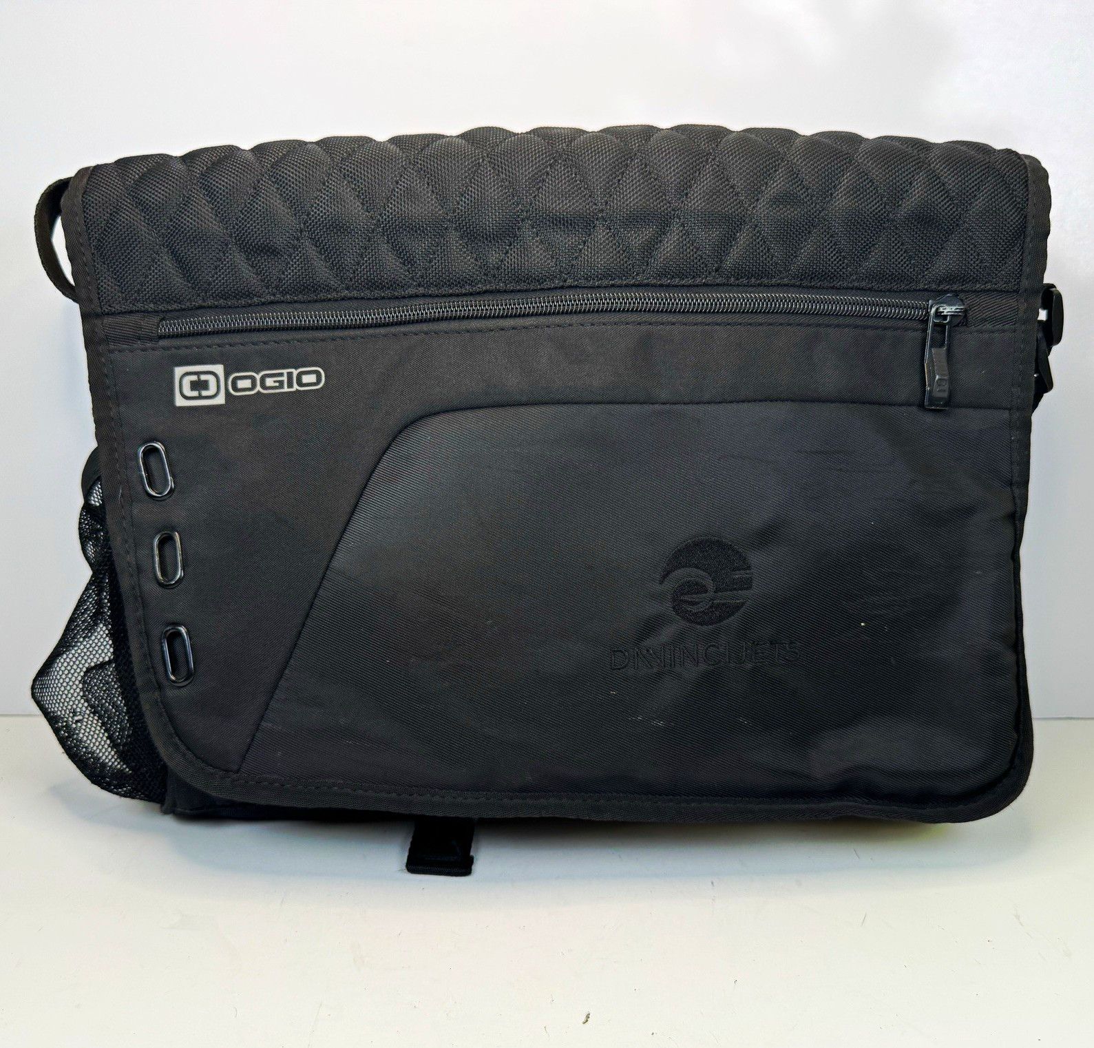 OGIO RS.655 Black Nylon Shoulder/Messenger Bag 15 in Laptop Compatible Padded