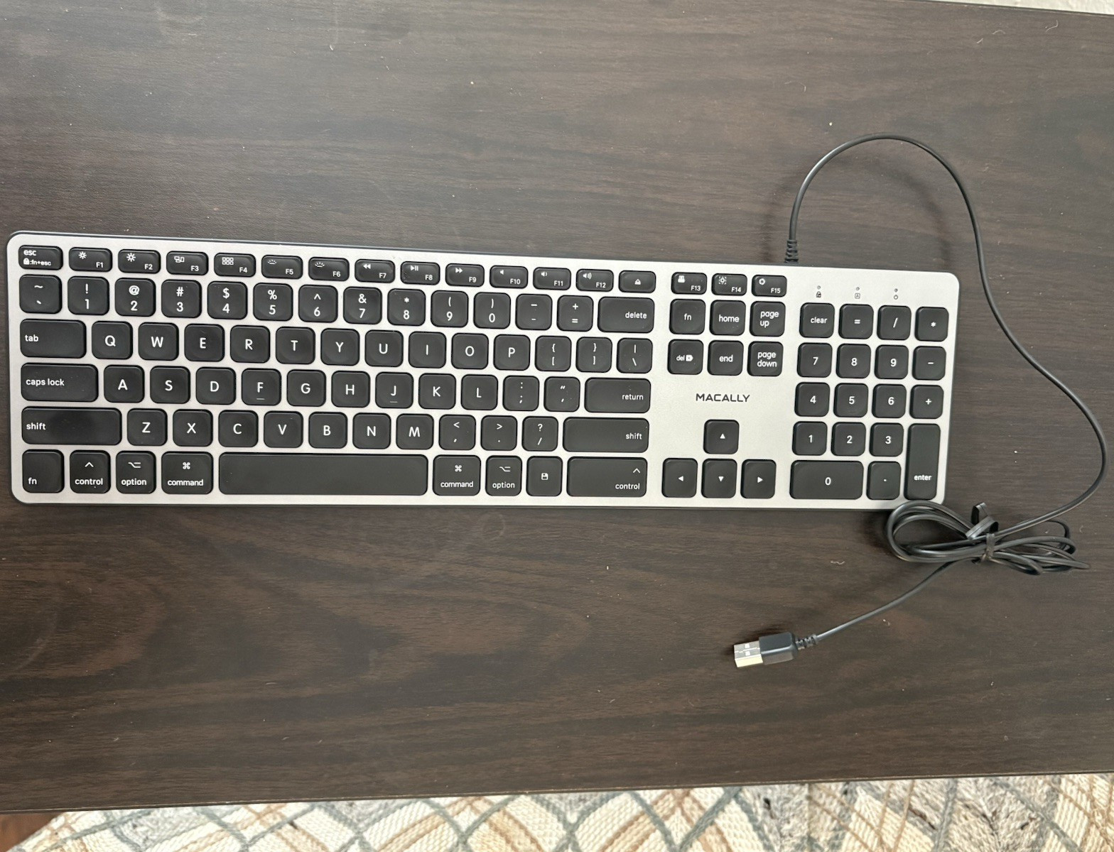 Macally Slim Wired USB Plug & Play Keyboard, Black/Silver English QWERTY