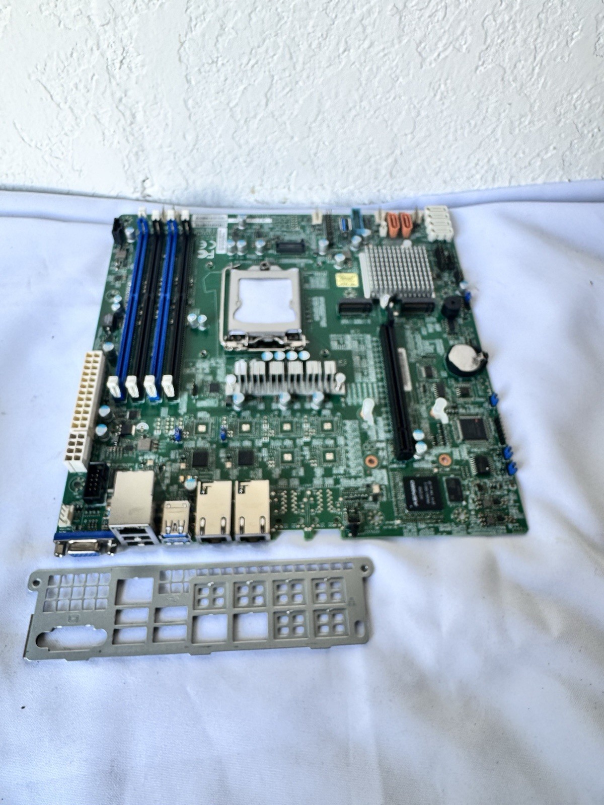 Supermicro X11SCM-F Intel Xeon E Series UDIMM DDR4 Micro ATX Motherboard