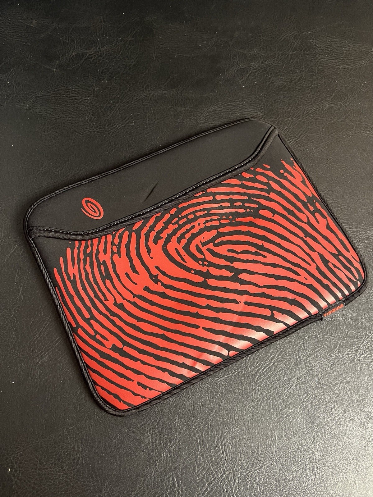 Timbuk2 Red Special Edition iPad Scuba Sleeve Carrying Case 10” Thumbprint AIDS