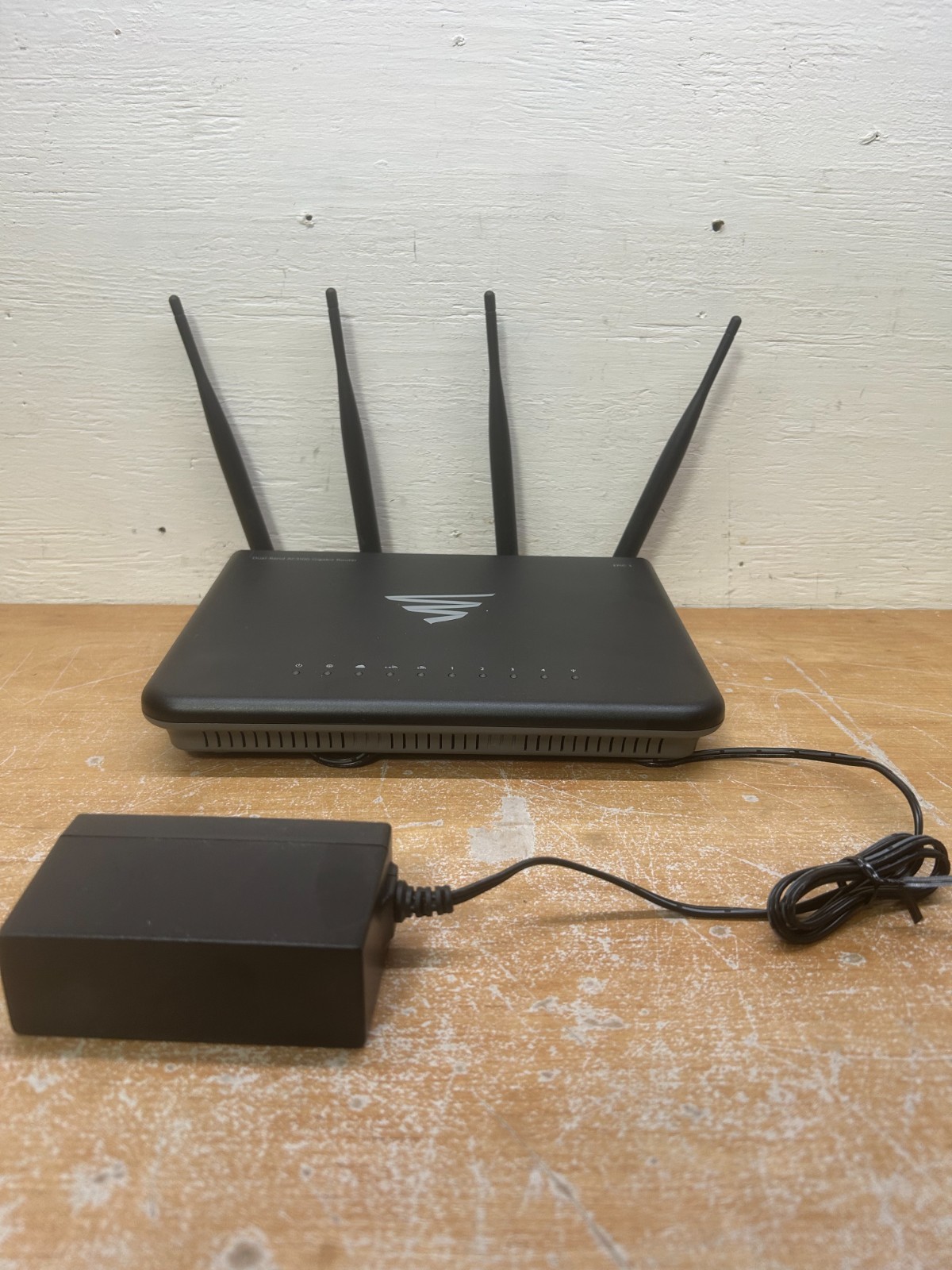 Luxul XWR-3150 Epic 3 AC3100 Dual-Band Gigabit WiFi Router