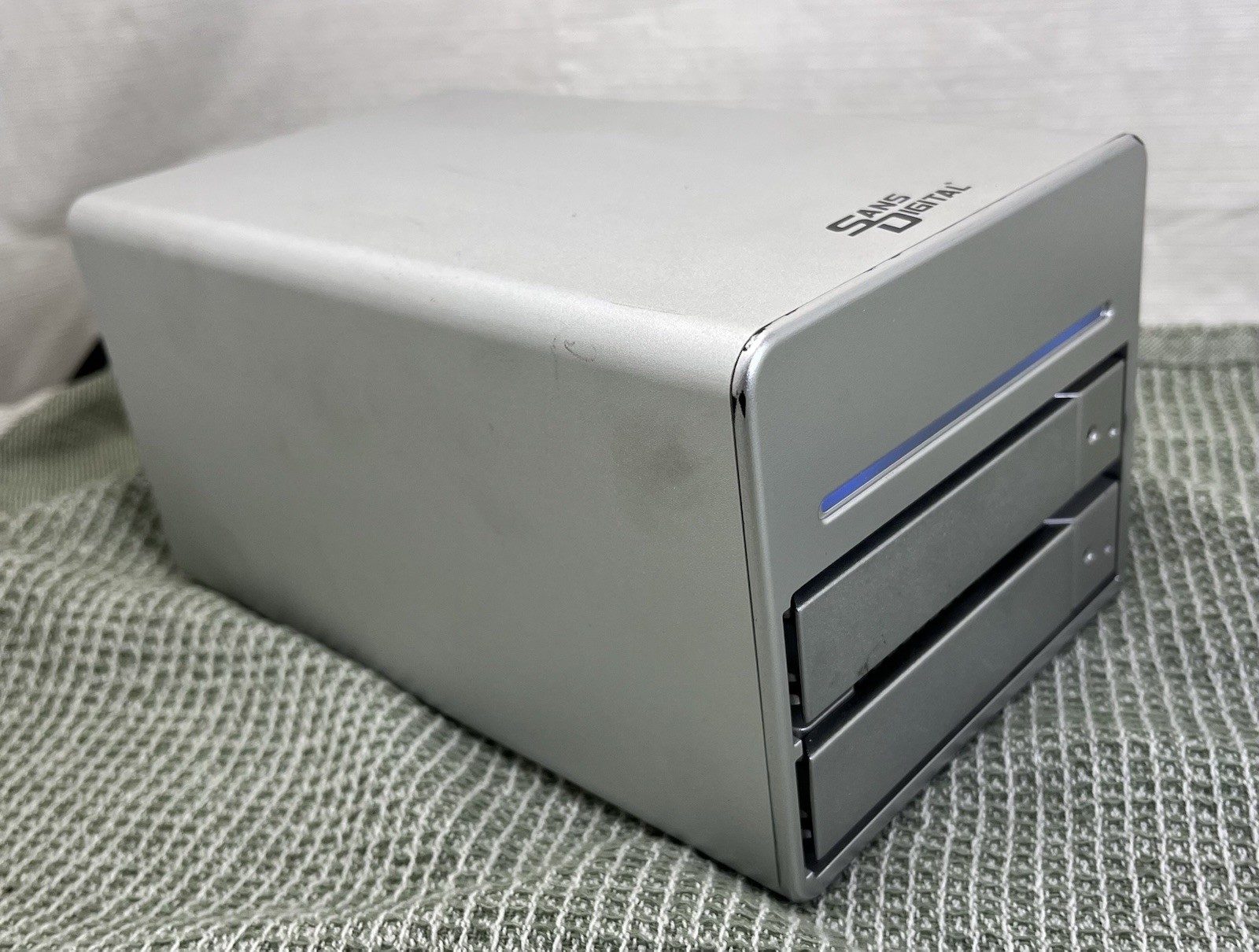 Sans Digital JM20336 SATA USB 2.0 Combo 2 Hard Drives Seagate Barracuda 750GB