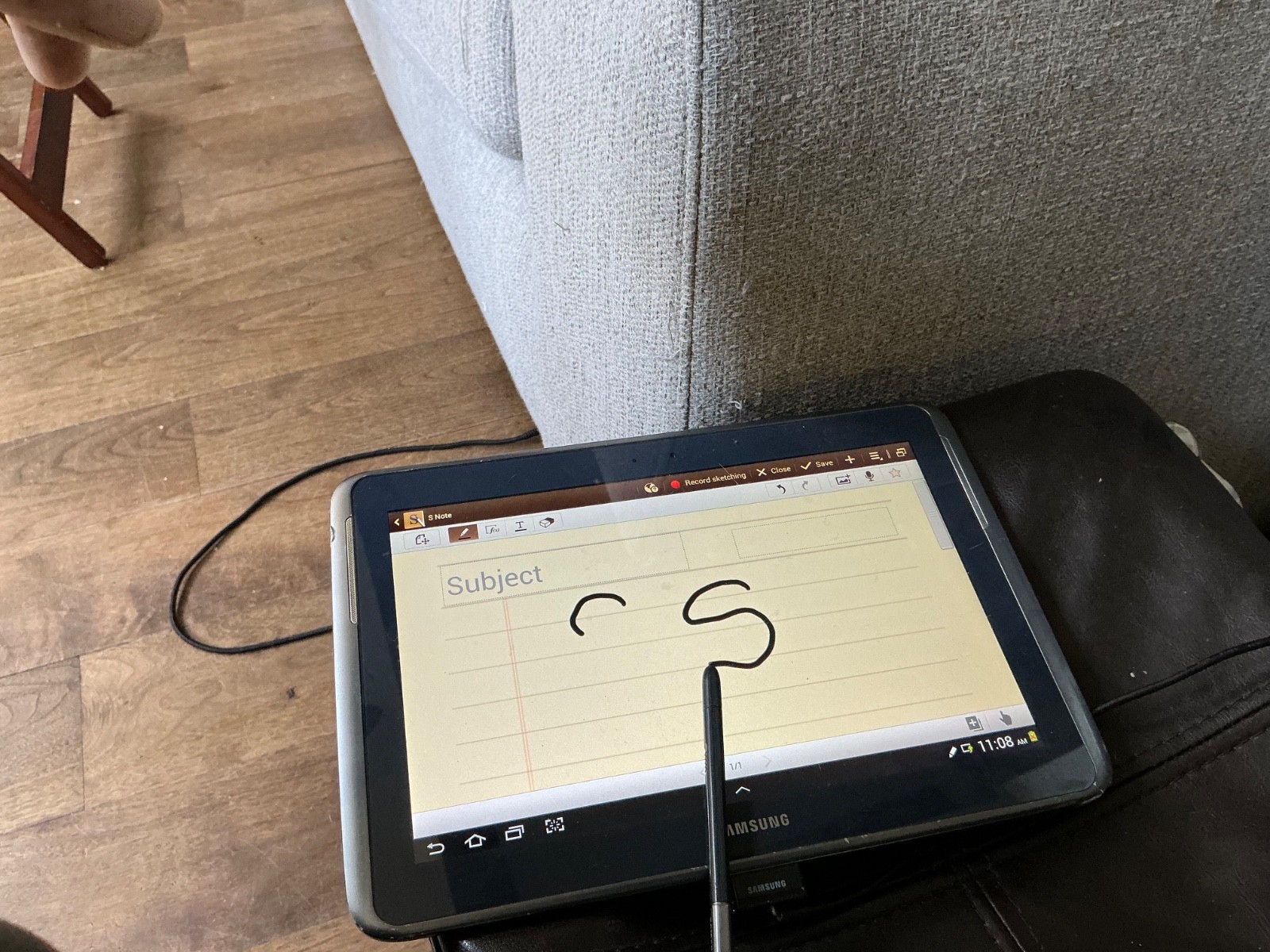 SAMSUNG Galaxy Note 10.1 GT-N8013EA GRAY(Wi-Fi) Works Great/Battery Good w/S-PEN