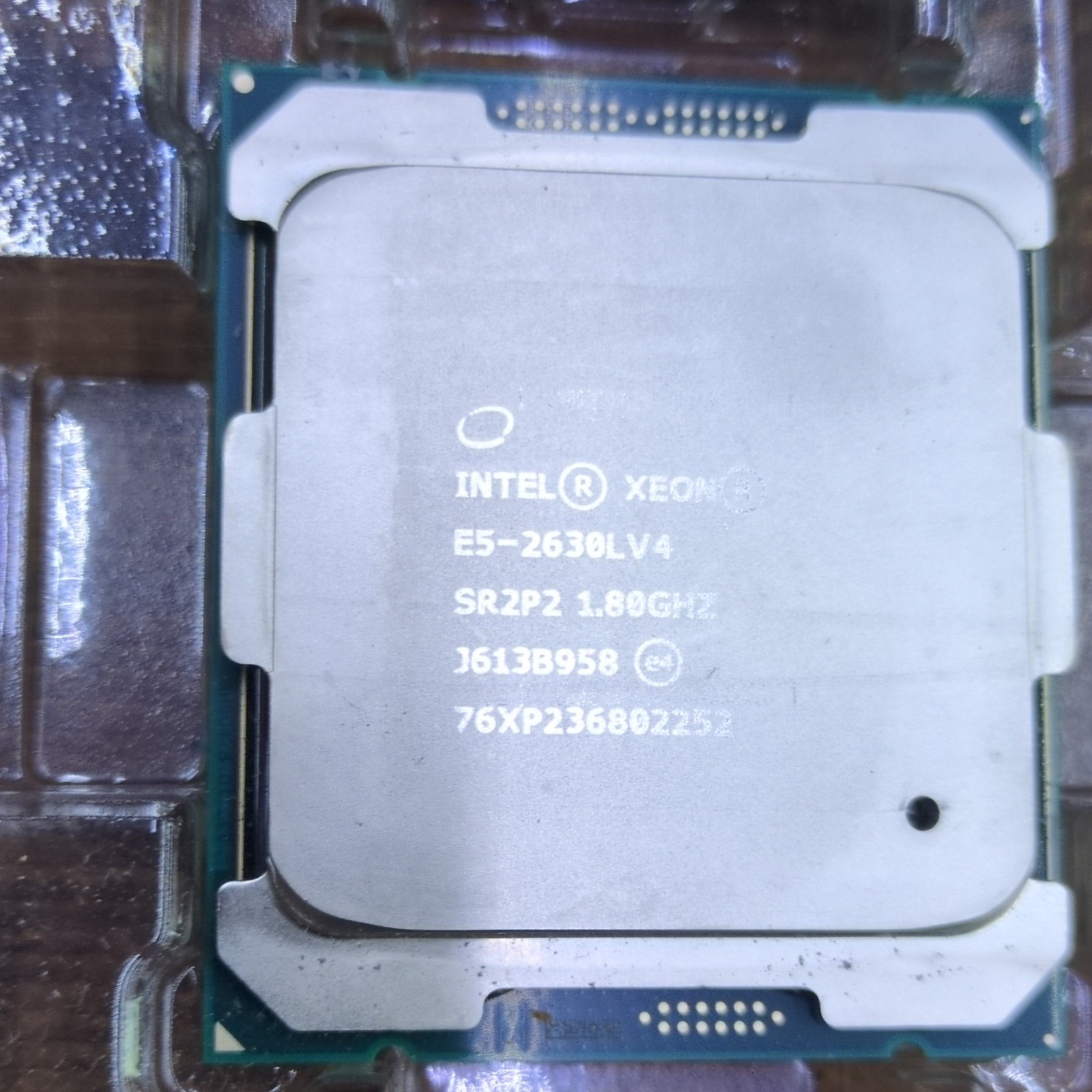 Intel Xeon E5-2630LV4 1.80GHz Server CPU SR2P2 J613B958 J613B931 Processor