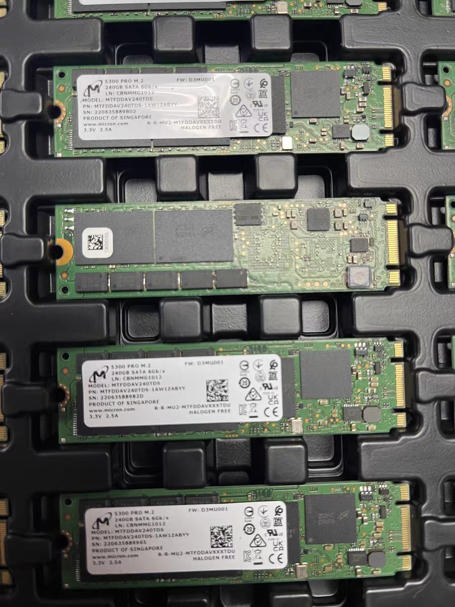 Micron 5300 PRO 240GB M.2 2280 6Gb/s SATA MTFDDAV240TDS-1AW1ZABYY D3MU001 SSD