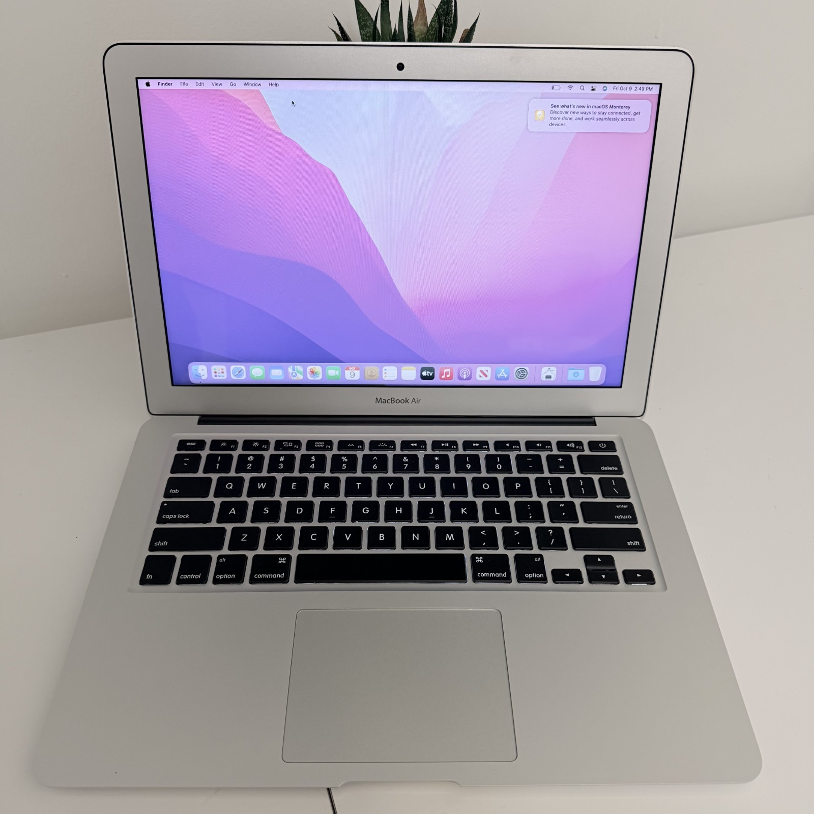 2017 Apple MacBook Air 13.3" A1466 i5 8GB RAM 256GB SSD Silver Cycle Count: 1