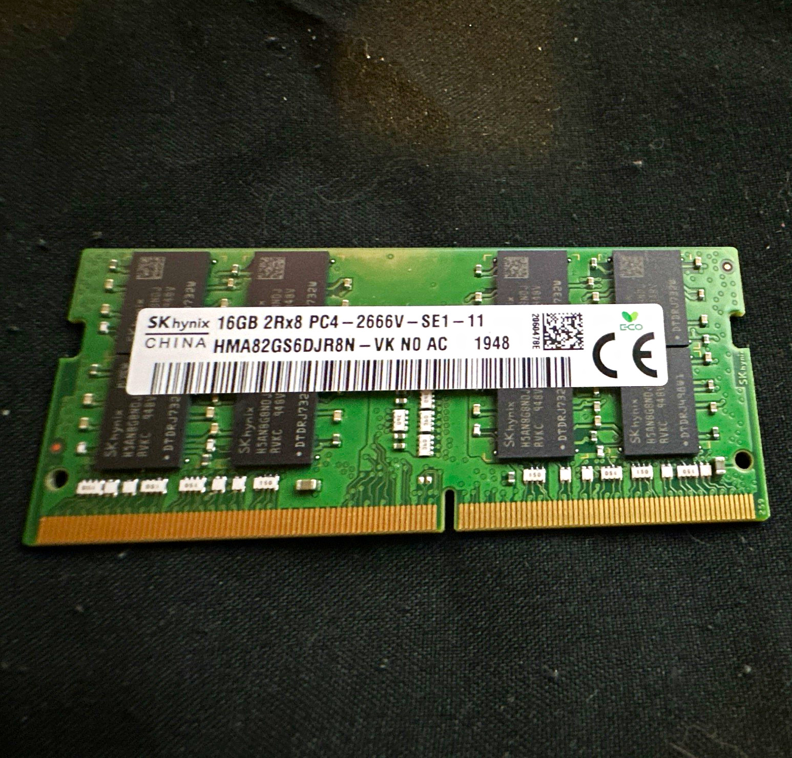 SK hynix 16GB (1x16GB) DDR4-2666 PC4-2666V 260-Pin SO-DIMM HMA82GS6DJR8N-VK