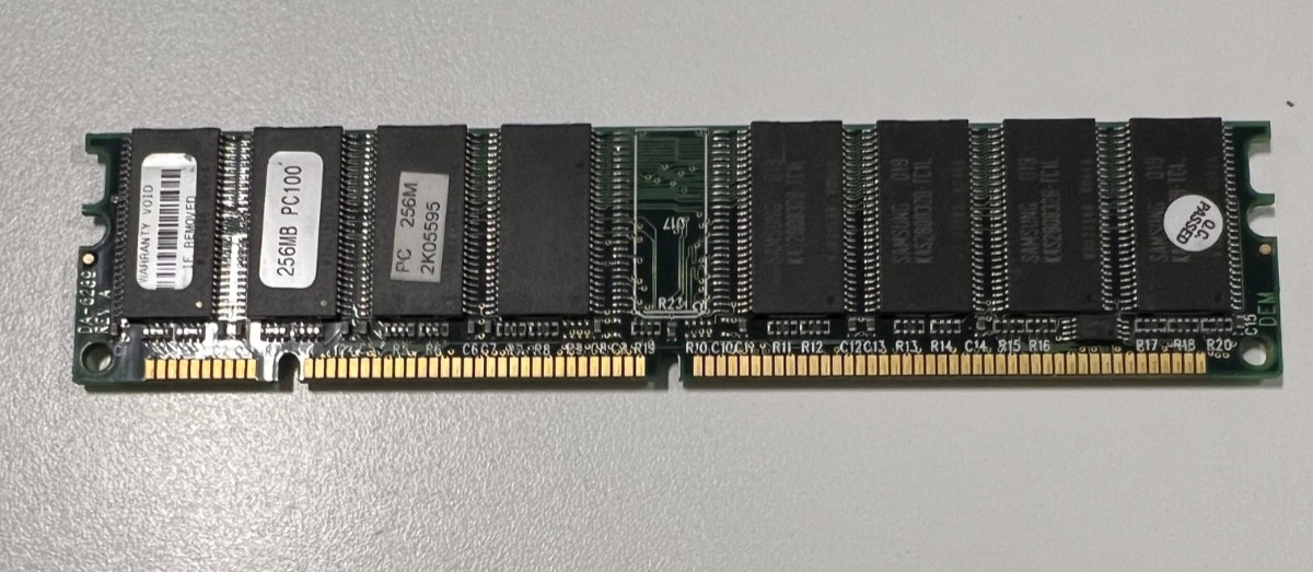 Samsung 256MB PC100 SDR SDRAM 168-Pin DIMM