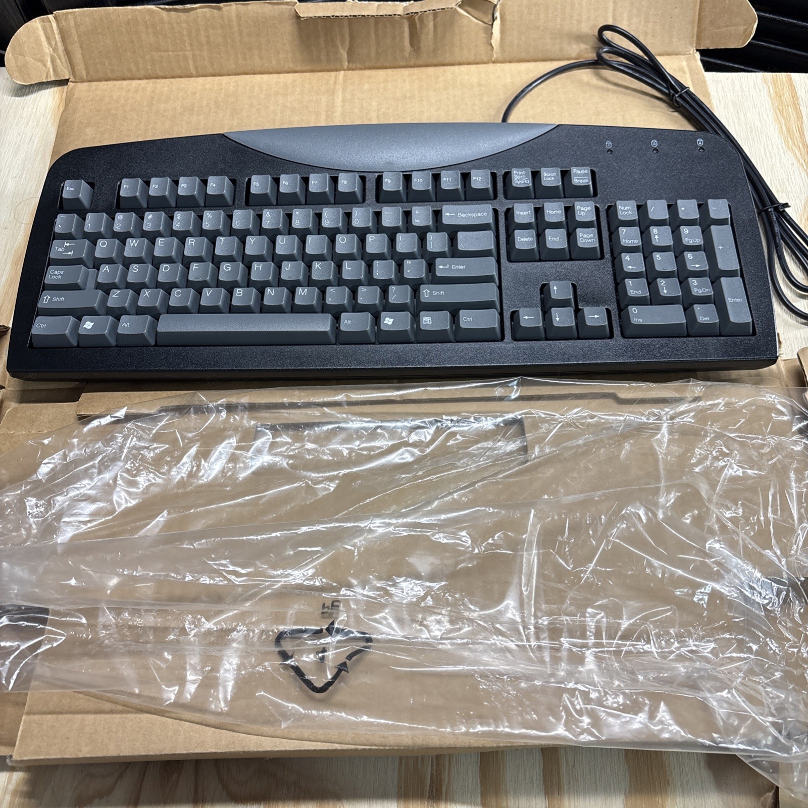 NEW IN BOX Vintage Gateway SK-9921 Standard PS2 Computer Keyboard Black #7004359