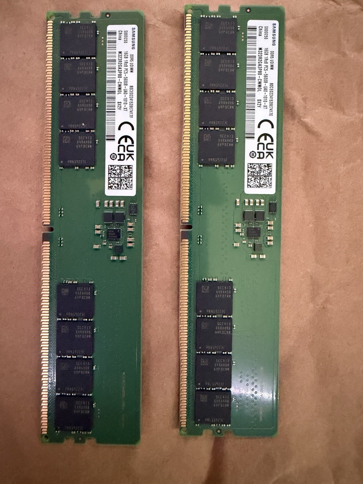 SAMSUNG 32GB DDR5 5600 UDIMM (2 x16GB) M323R2GA3PB0-CWM