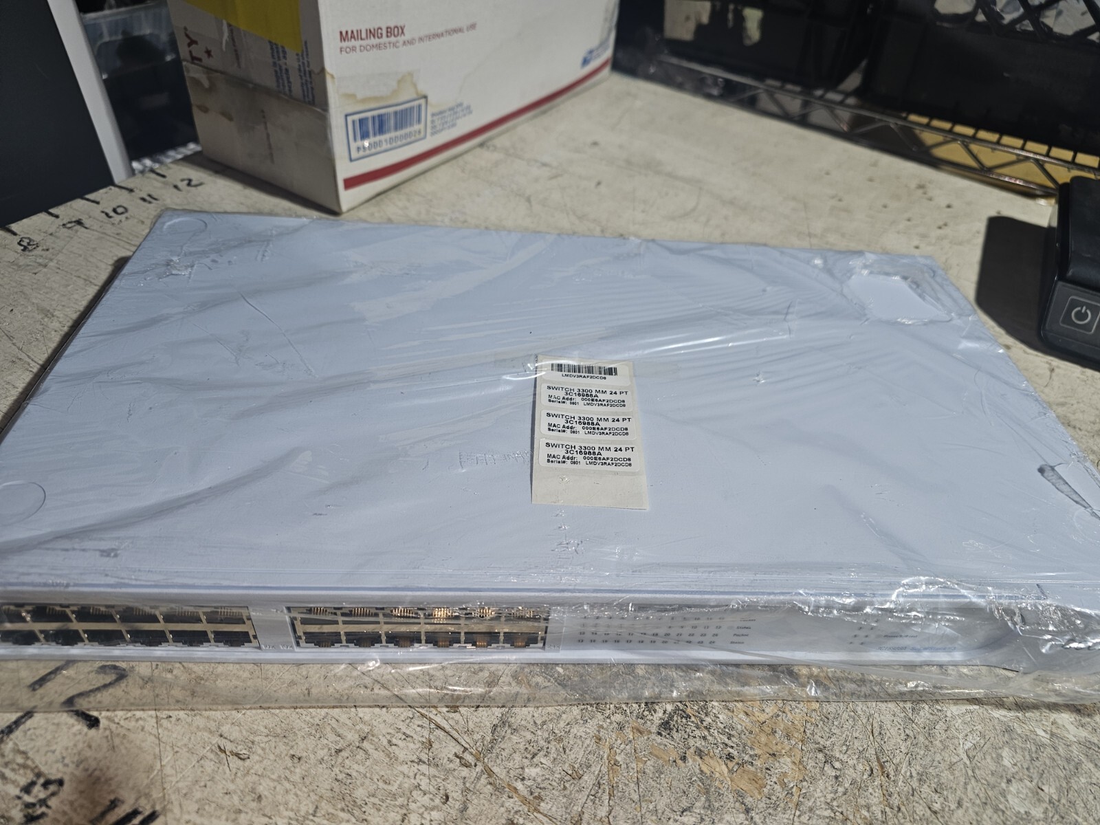 3COM 3C16988A SWITCH 3300 MM 24PT NEW.    #p22