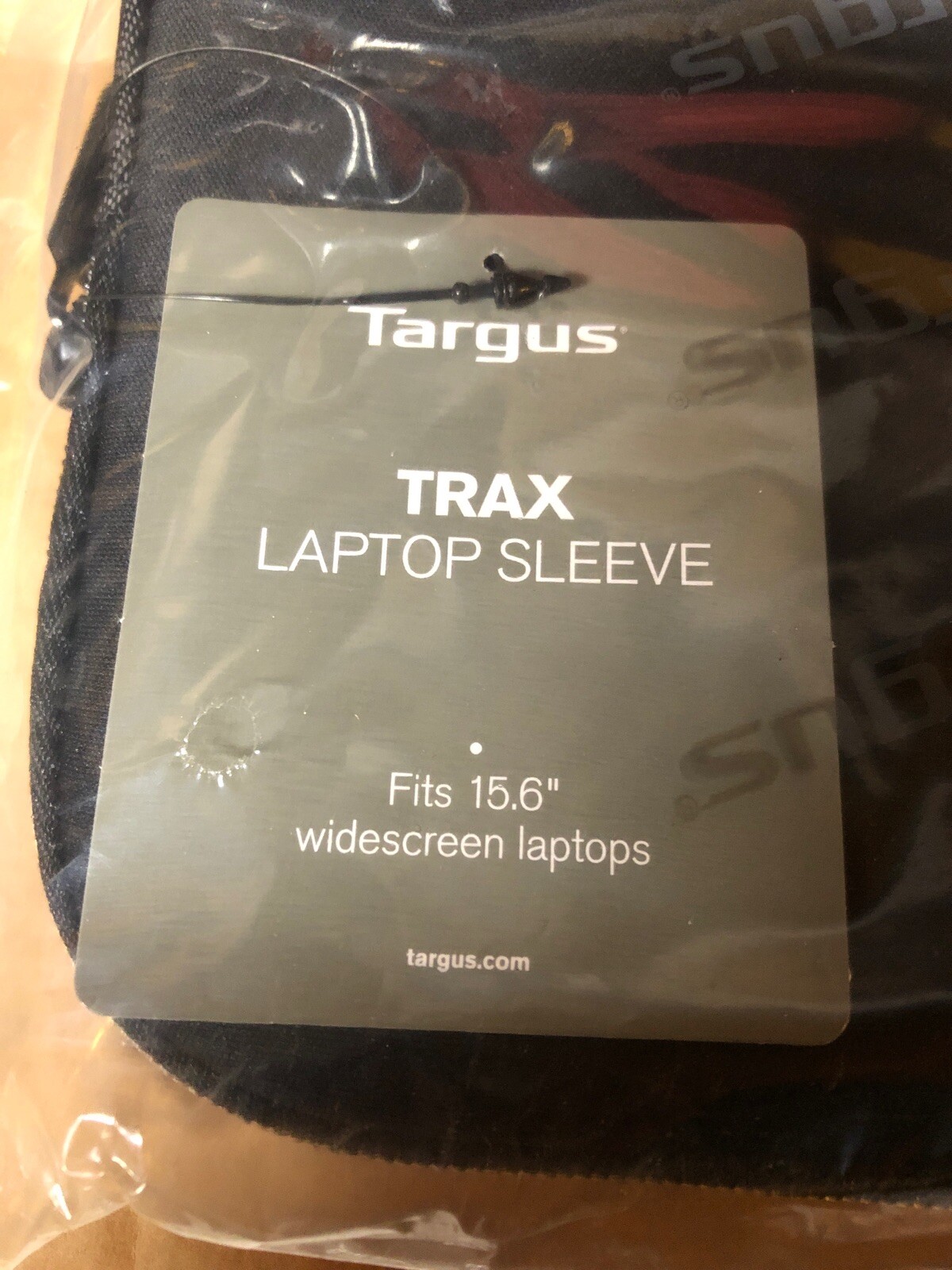 New Targus Trax Laptop Sleeve Fits 15.6" Widescreen Laptops TSS677US Best Offer