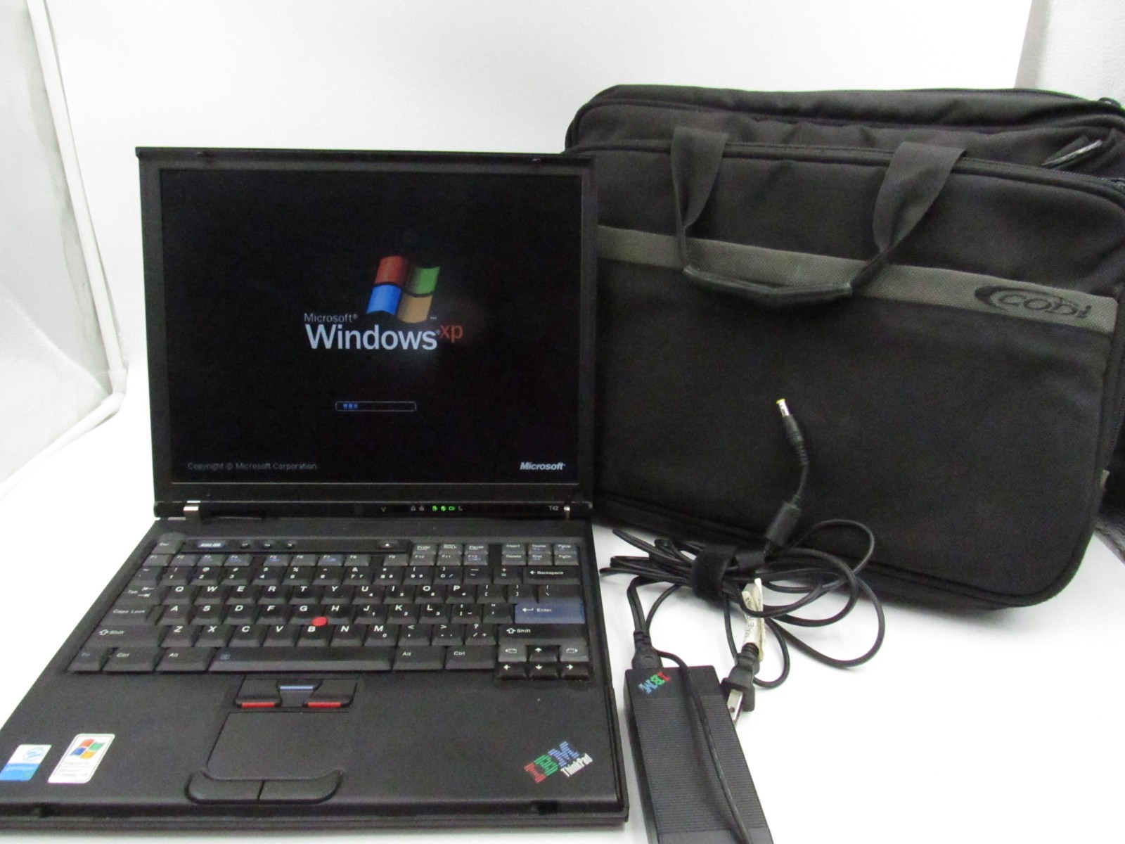 IBM ThinkPad 2373 4TU Vintage Laptop Intel Pentium M w/ Charger Bag   Read