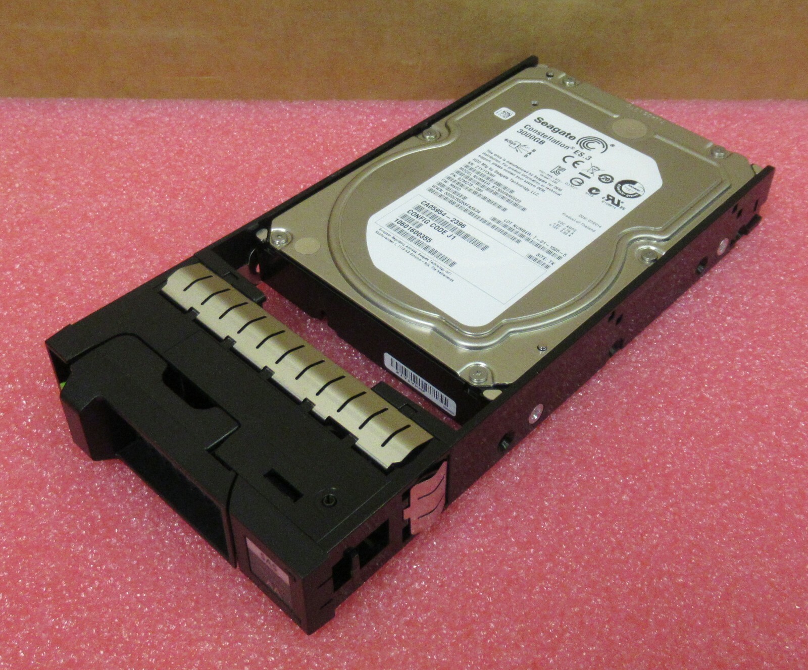 Fujitsu SAS HDD Festplatte 3TB 7,2k SAS 6G LFF ETERNUS DX80 90 S2 CA07339-E063